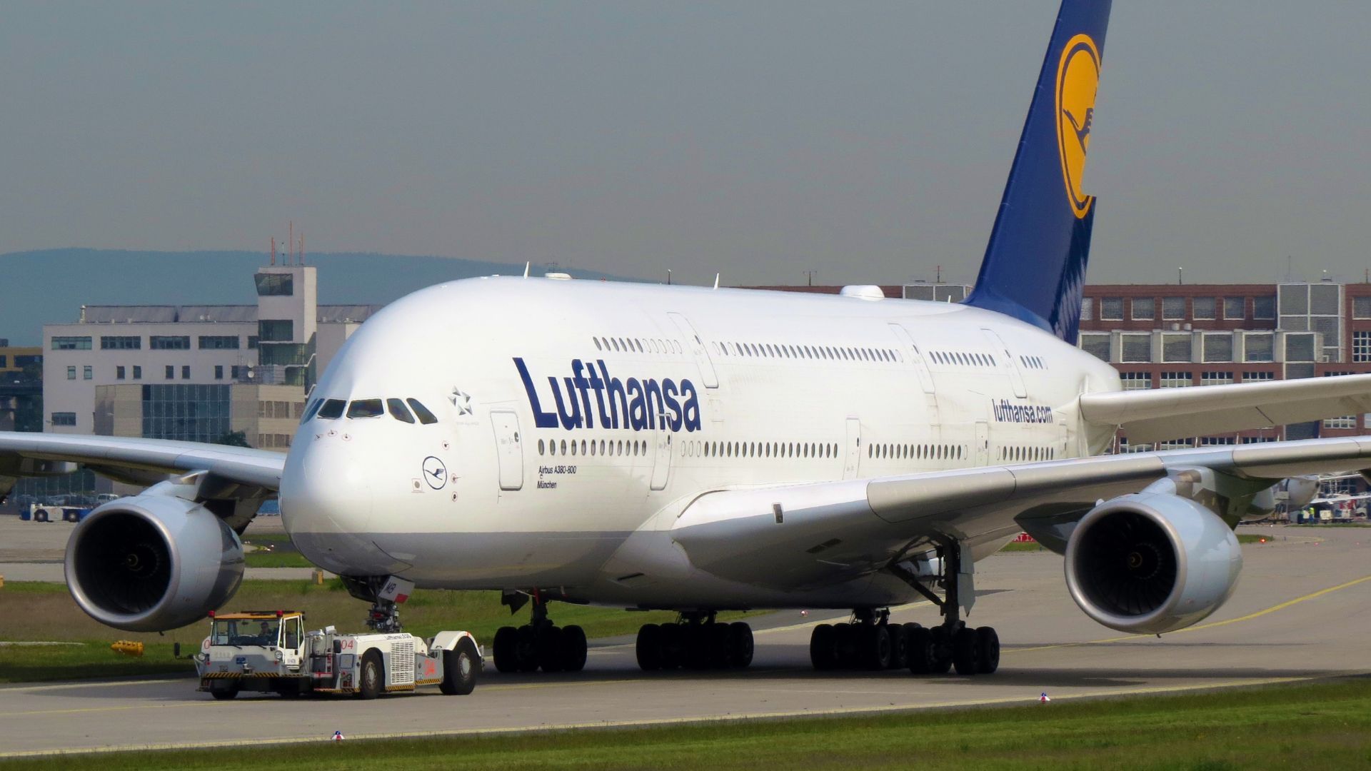 GOL Introduces New Livery To Promote Brazil's Participation In
