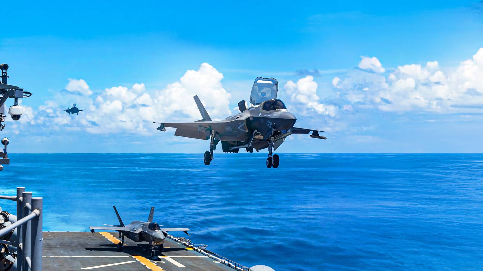 Here's What The US Marine Corps Actually Loses By Trading The AV-8B Harrier For The F-35B
