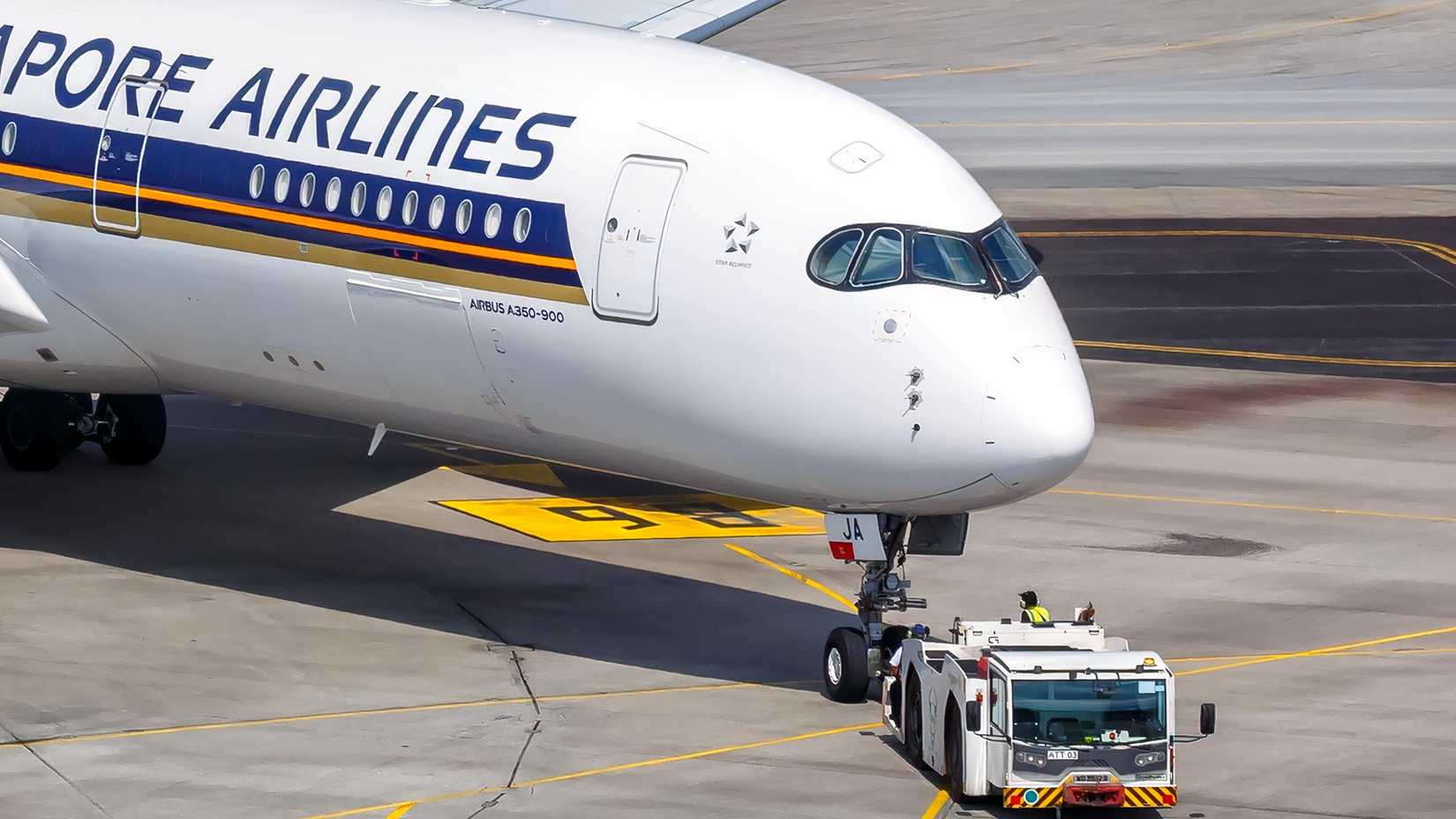 Singapore Airlines A350-900 pushing back