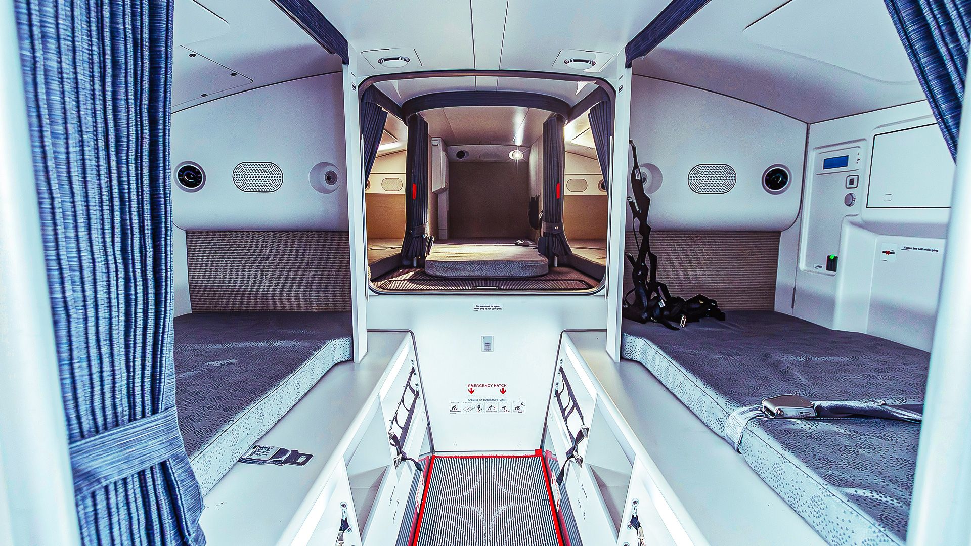 How Long-Haul Pilots Actually Sleep At 38,000 Feet On An 11-Hour International Flight