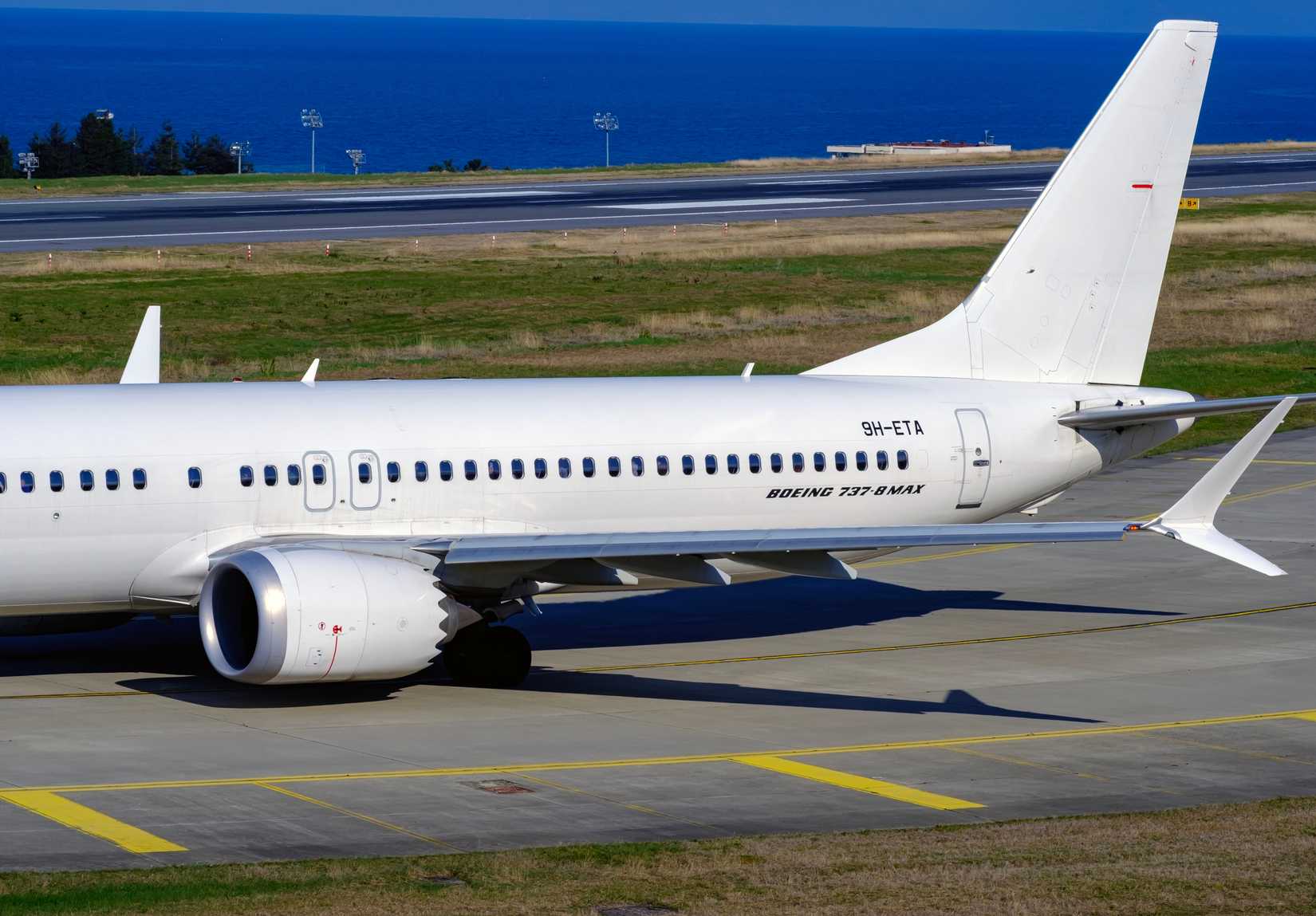 A new unbranded Boeing 737 MAX