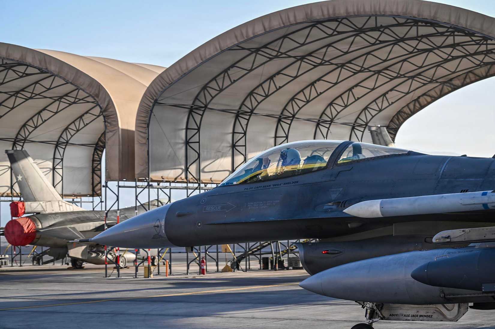 A U.S. Air Force F-16C Fighting Falcon taxis at Cerro Moreno Air Base in Antofagasta, Chile, during Exercise Resolute Sentinel–Salitre 2026
