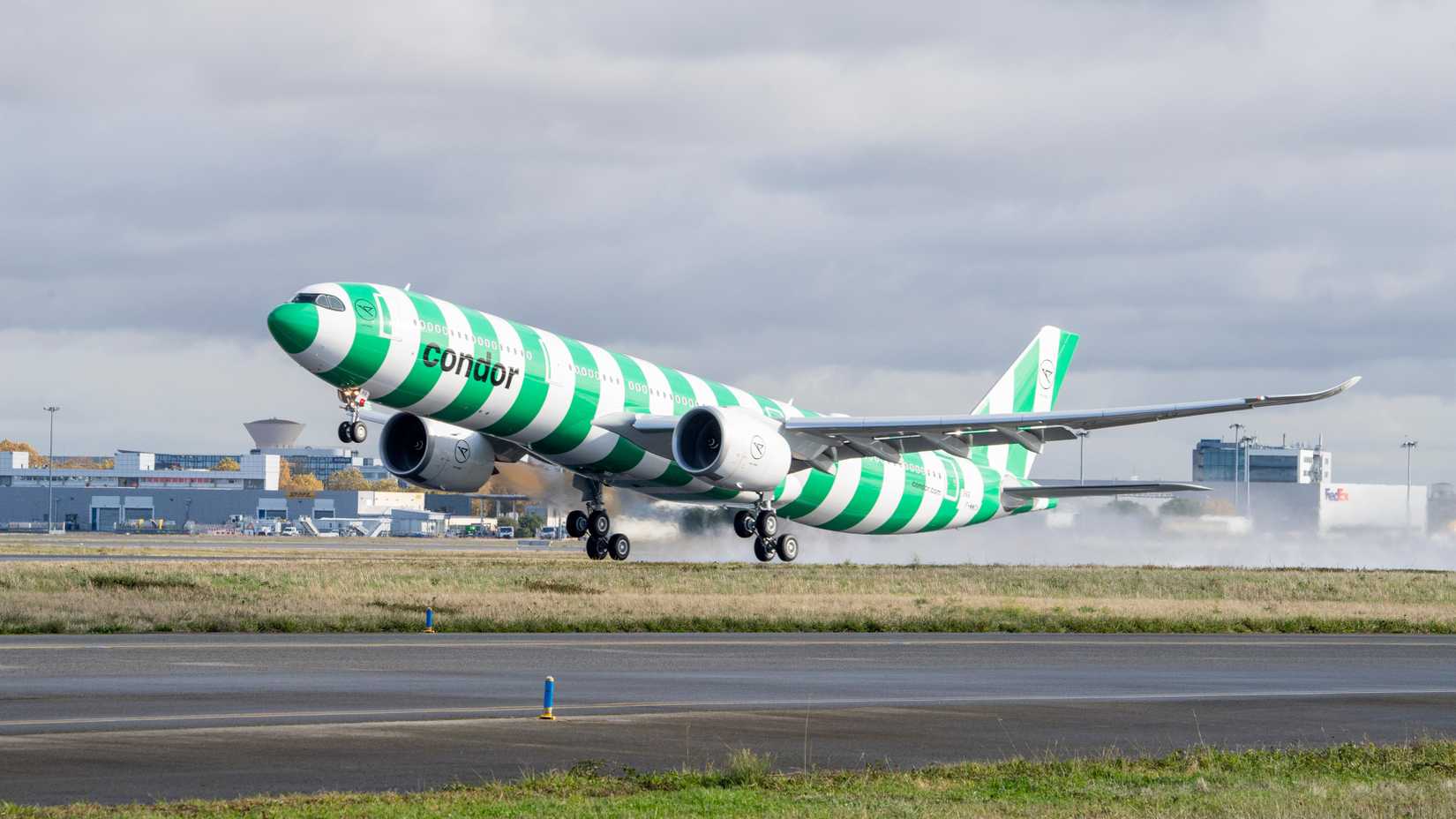 A330neo Condor MSN1966 first flight