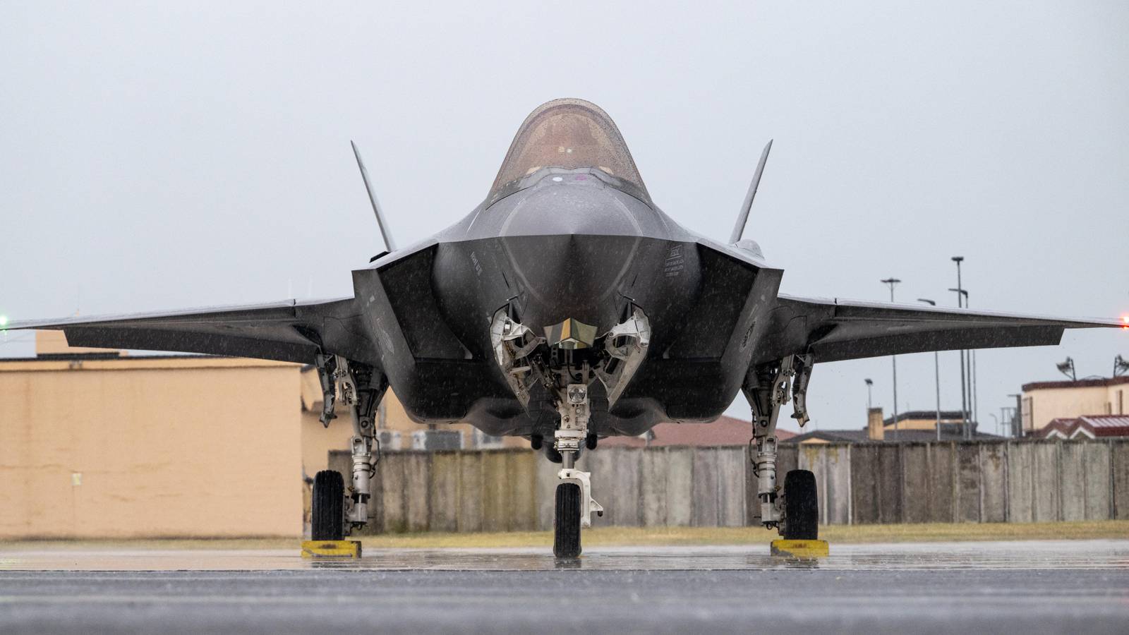 Caças da USAF 2030: F-35A, F-15EX e CCAs revolucionam frota