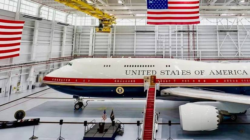 Air Force One VC-25B Bridge