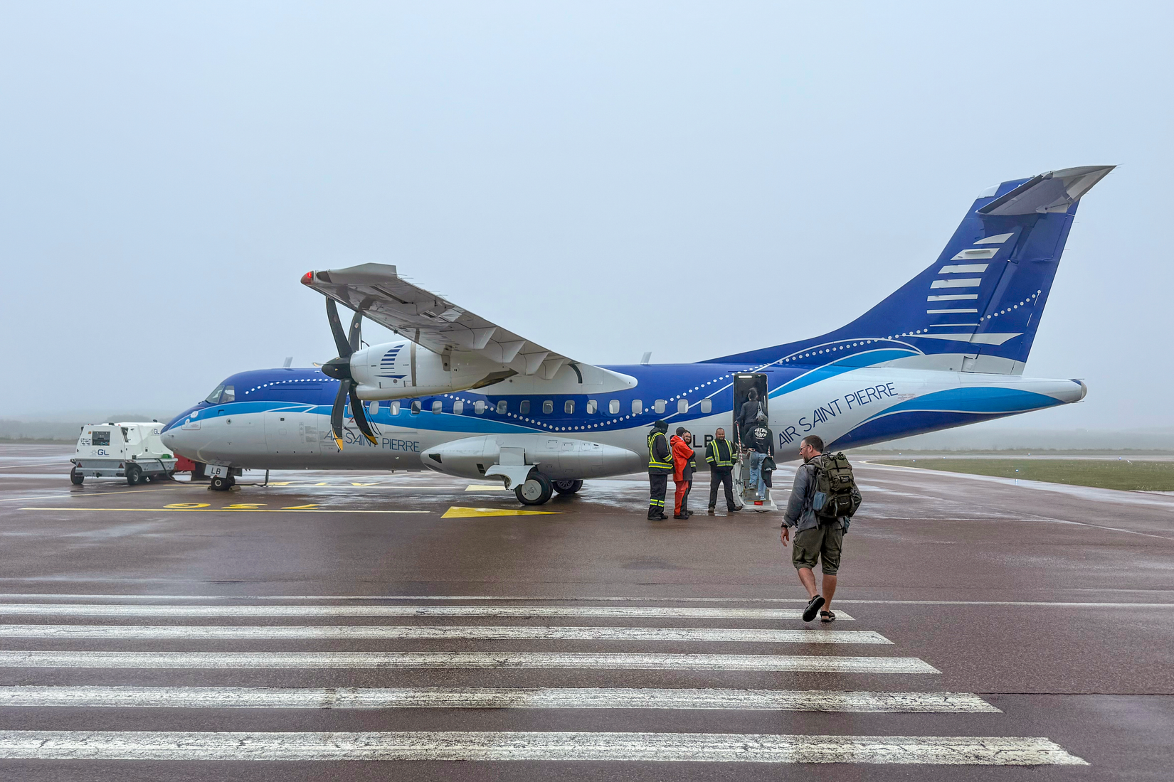 Air_Saint-Pierre_ATR_42_at_Saint-Pierre_Pointe-Blanche_Airport