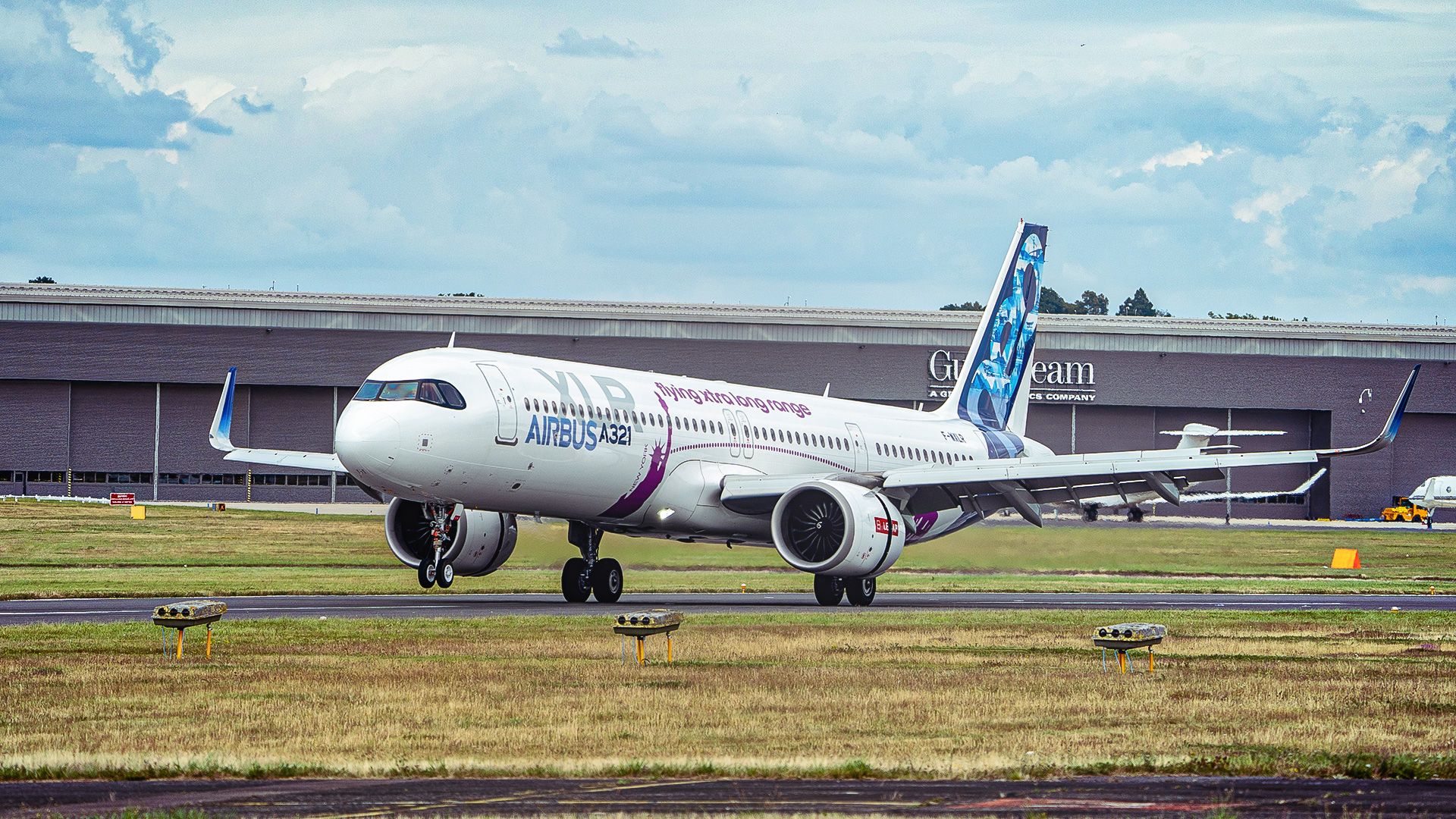 Why The Airbus A321XLR Can Reach City Pairs That Ground Every Other Narrowbody