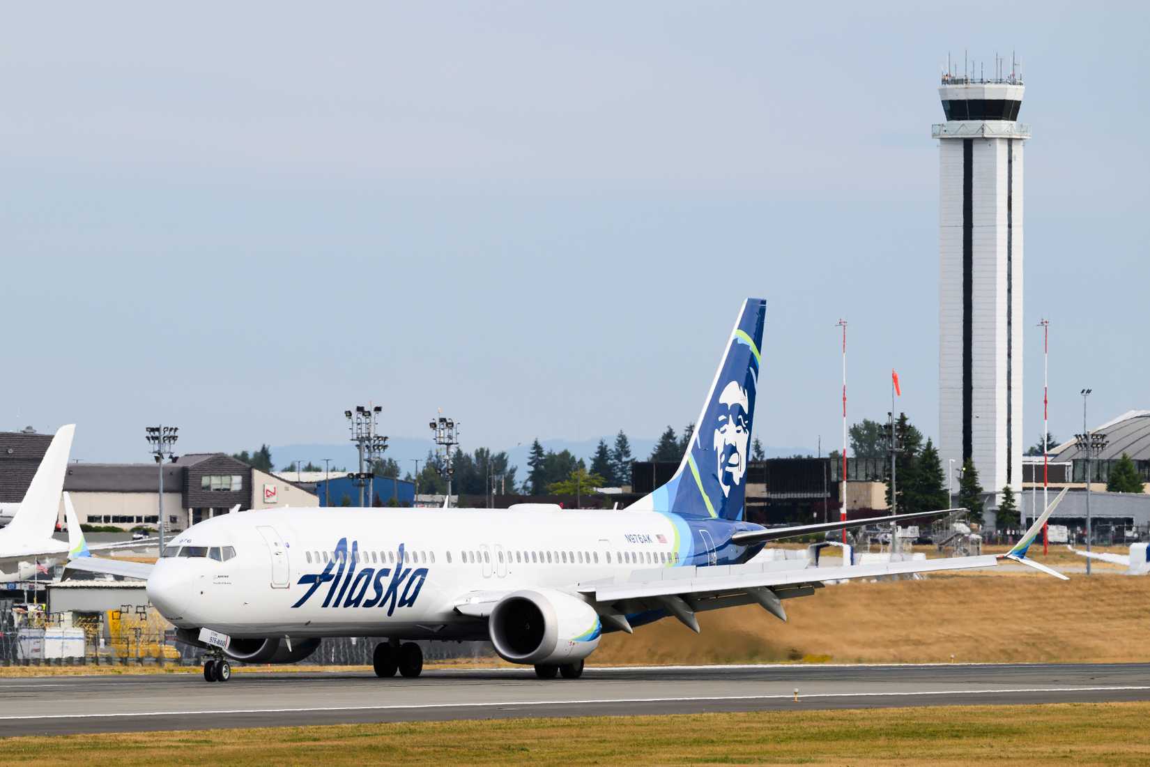Alaska Airlines Boeing 737 MAX 9 on runway 34L at Everett Paine Field