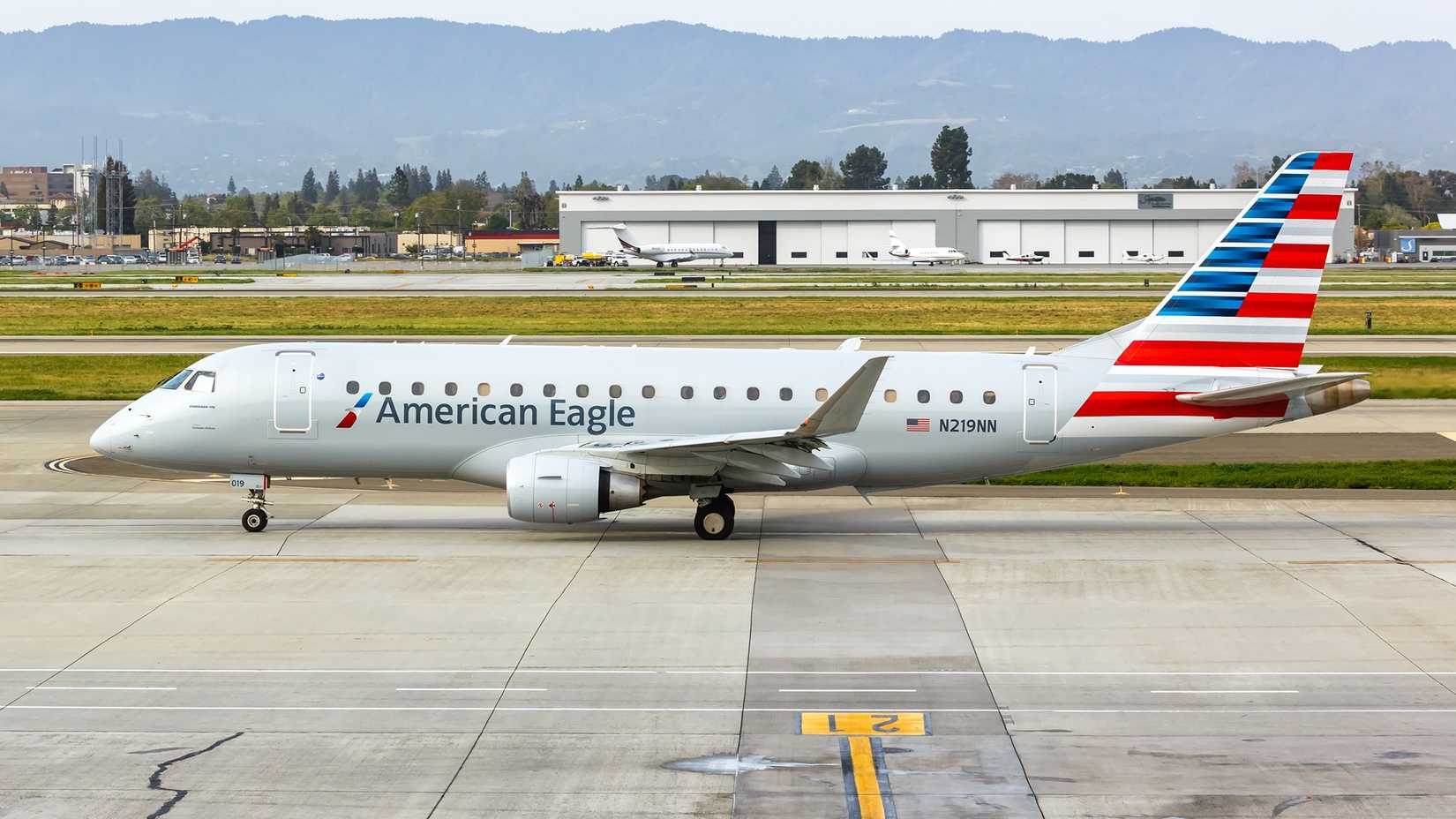 American Airlines E175 San Jose