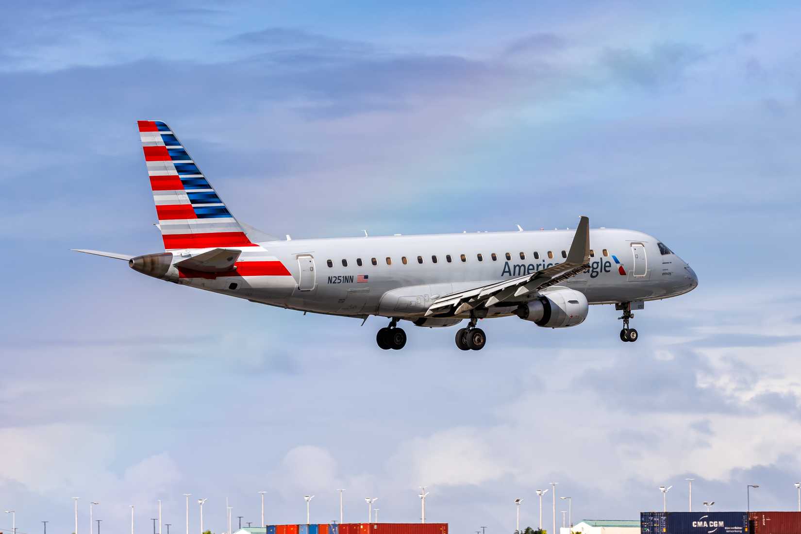 American Eagle E175 landing