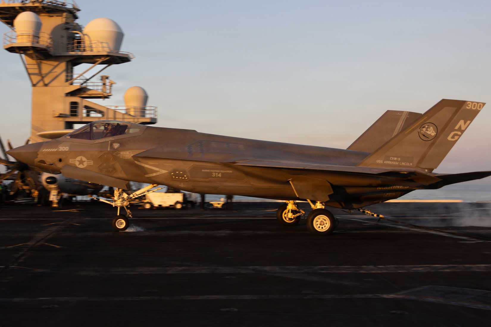 An F-35C Lightning II, attached to Marine Fighter Attack Squadron (VMFA) 314, makes an arrested landing on the flight deck