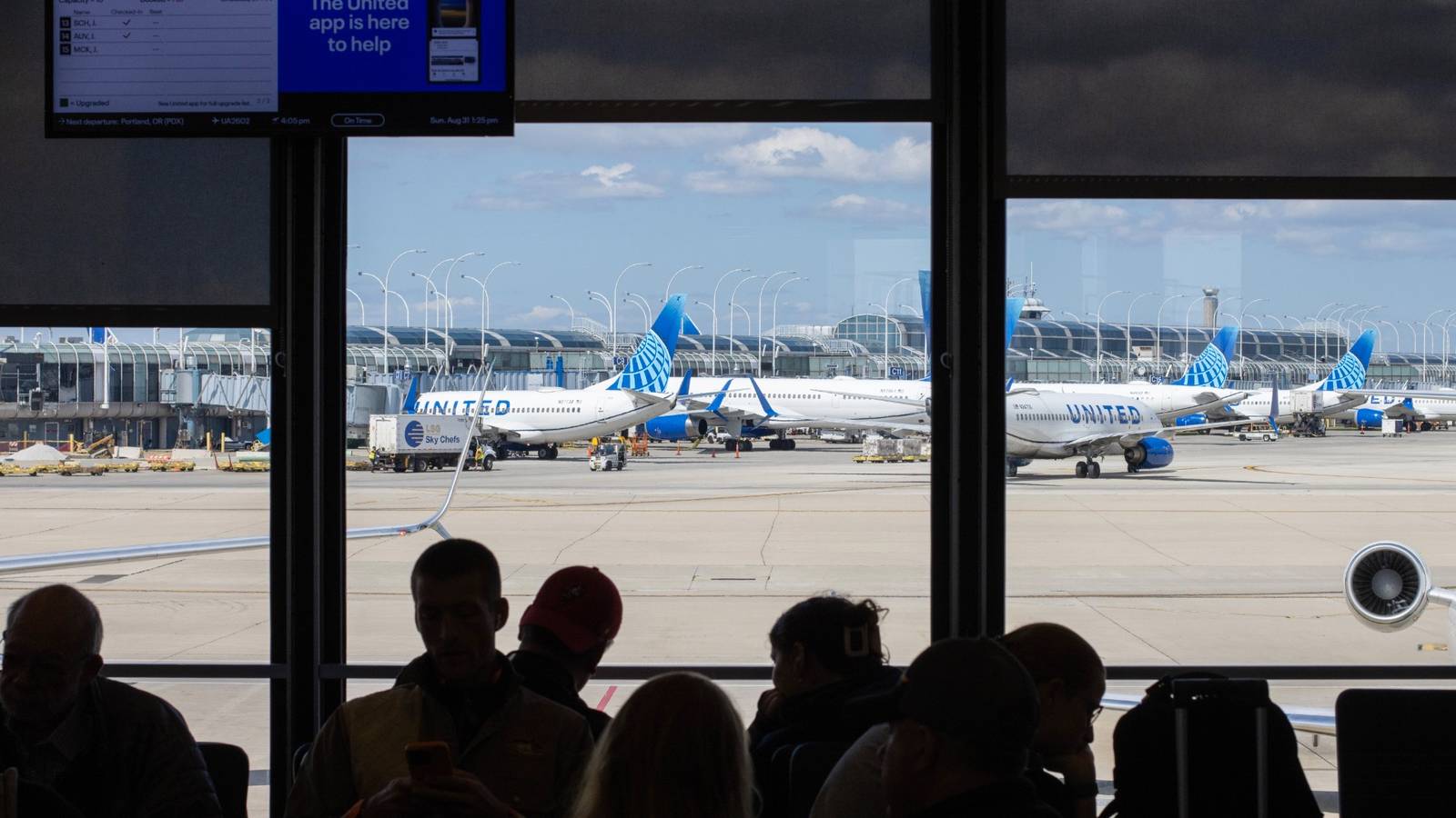 Other Choice: United Airlines Drops 11 Routes From Chicago O'Hare Due To FAA Flight Caps