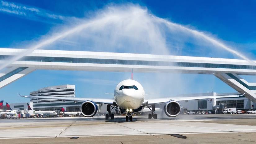 Both SEA Fire Engines Spraying Water Over the Delta Air Lines A330-900neo Going to Taipei for the First Time