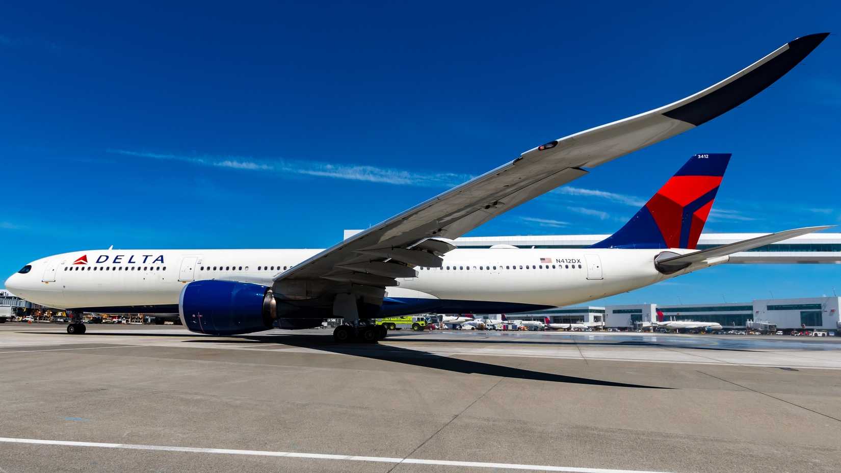 Delta Air Lines Airbus A330-941 on the SEA Taxiway