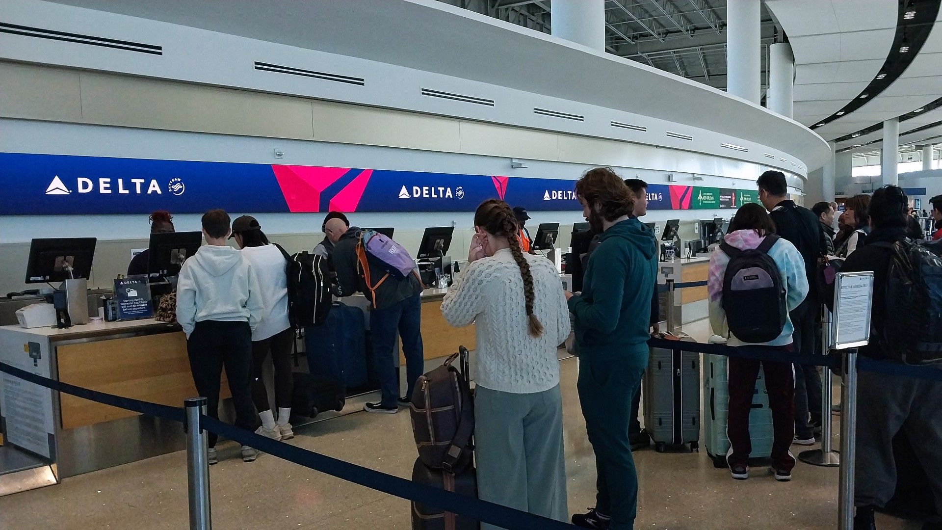 Airlines Race To Adopt AI 'Dynamic Pricing' That Could Kill Off Cheap Seats