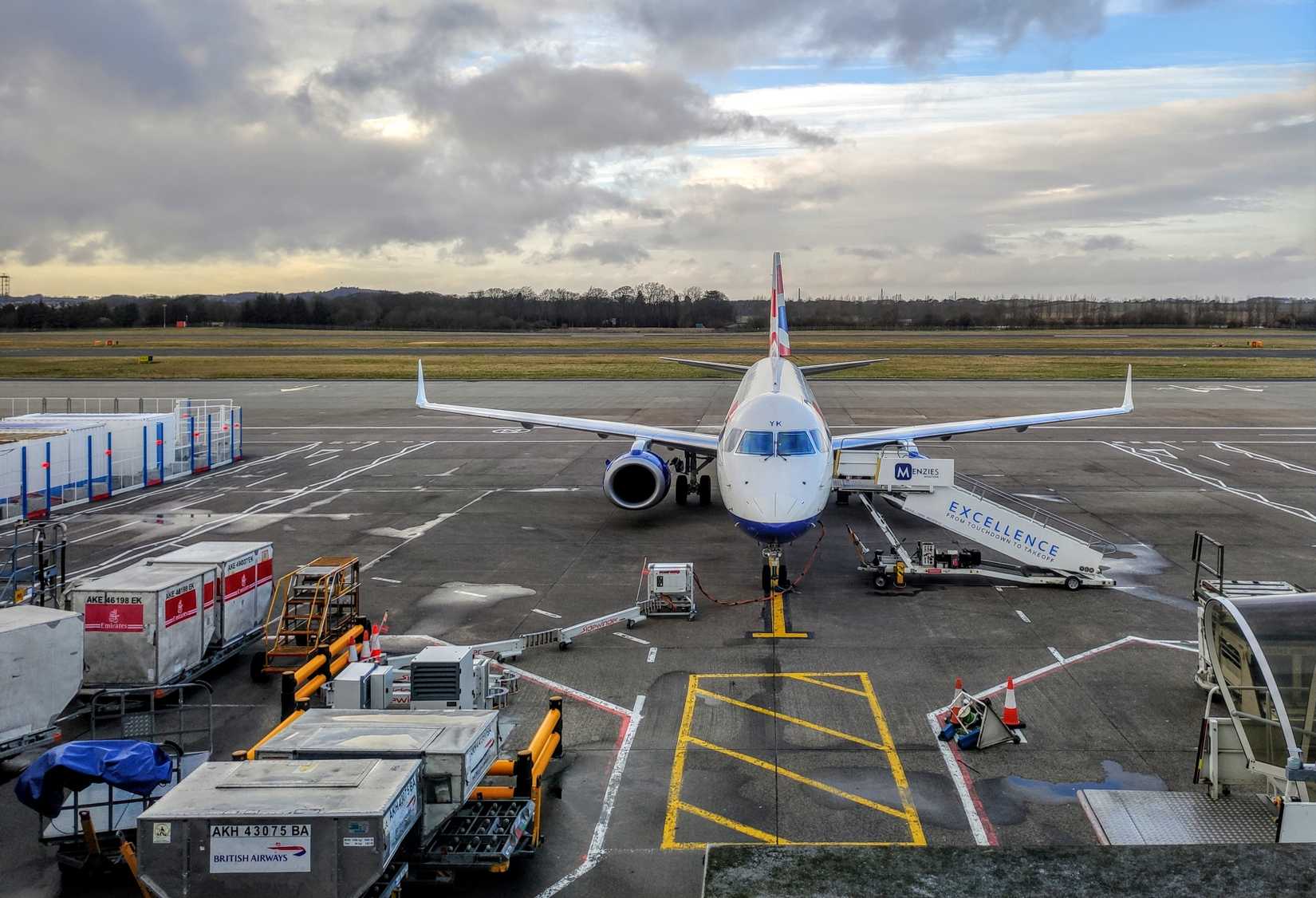 Edinburgh airport British Airways aircraft