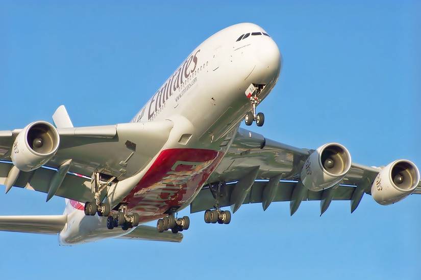 Emirates A380 final LHR
