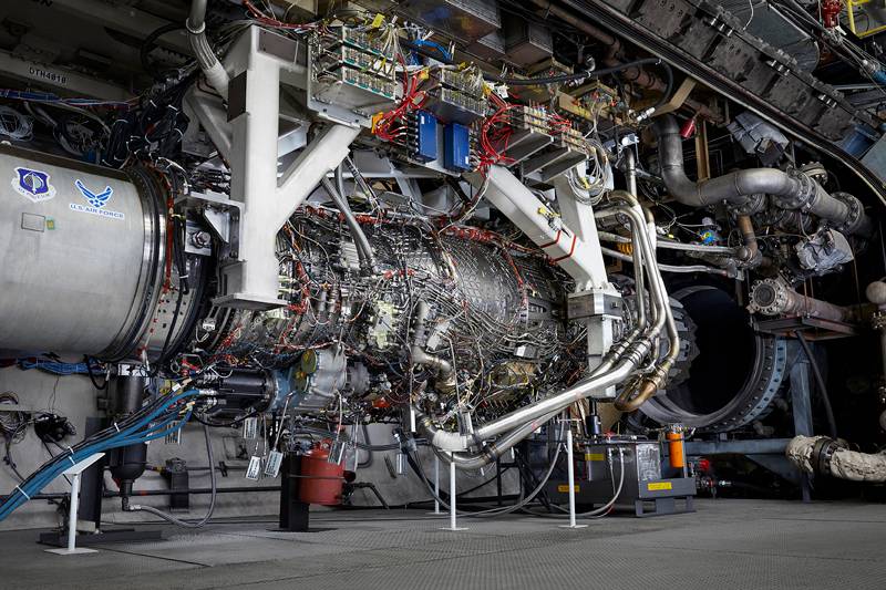 General Electric XA100 variable cycle engine testing