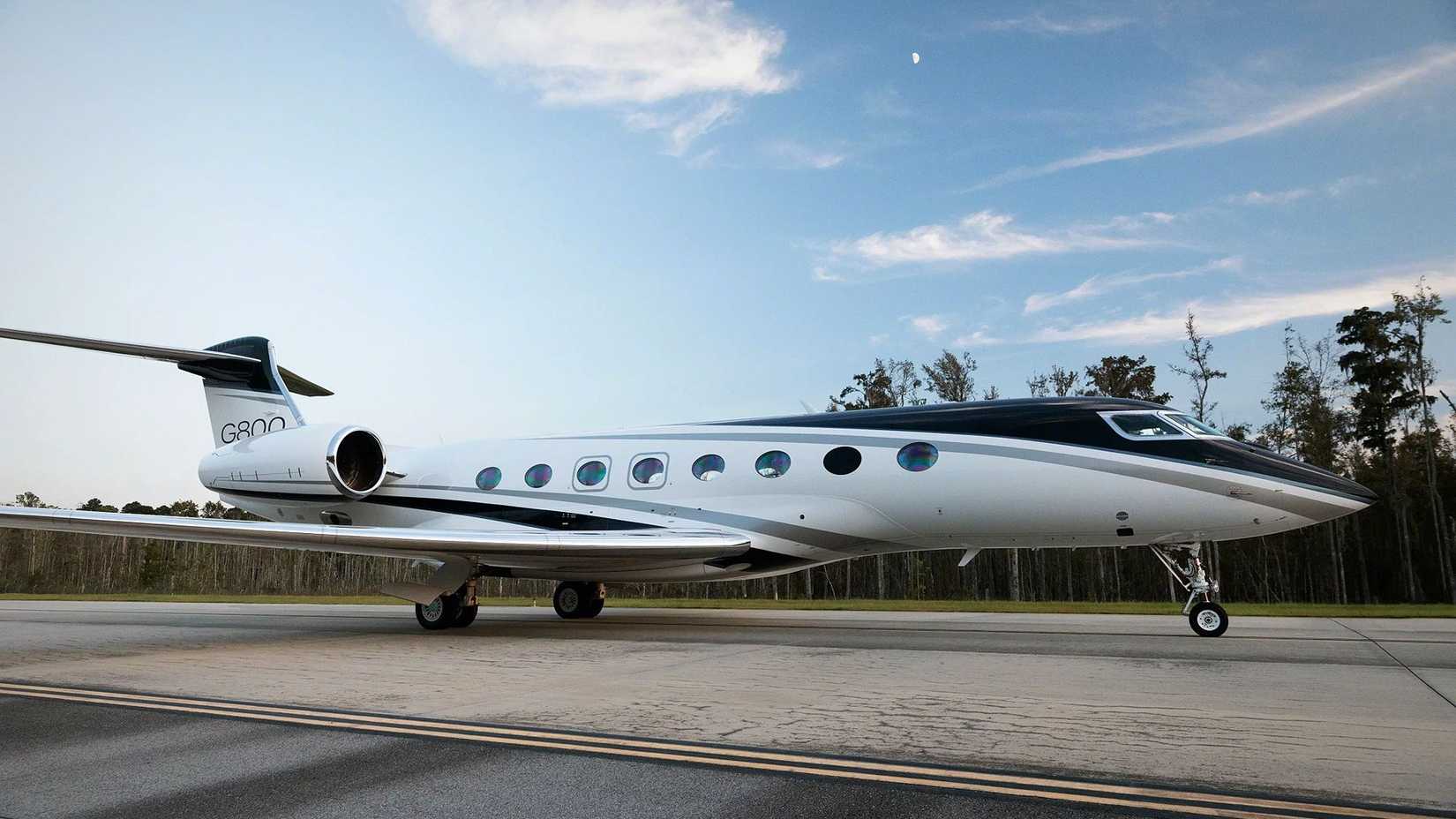Gulfstream Aero G800 ground