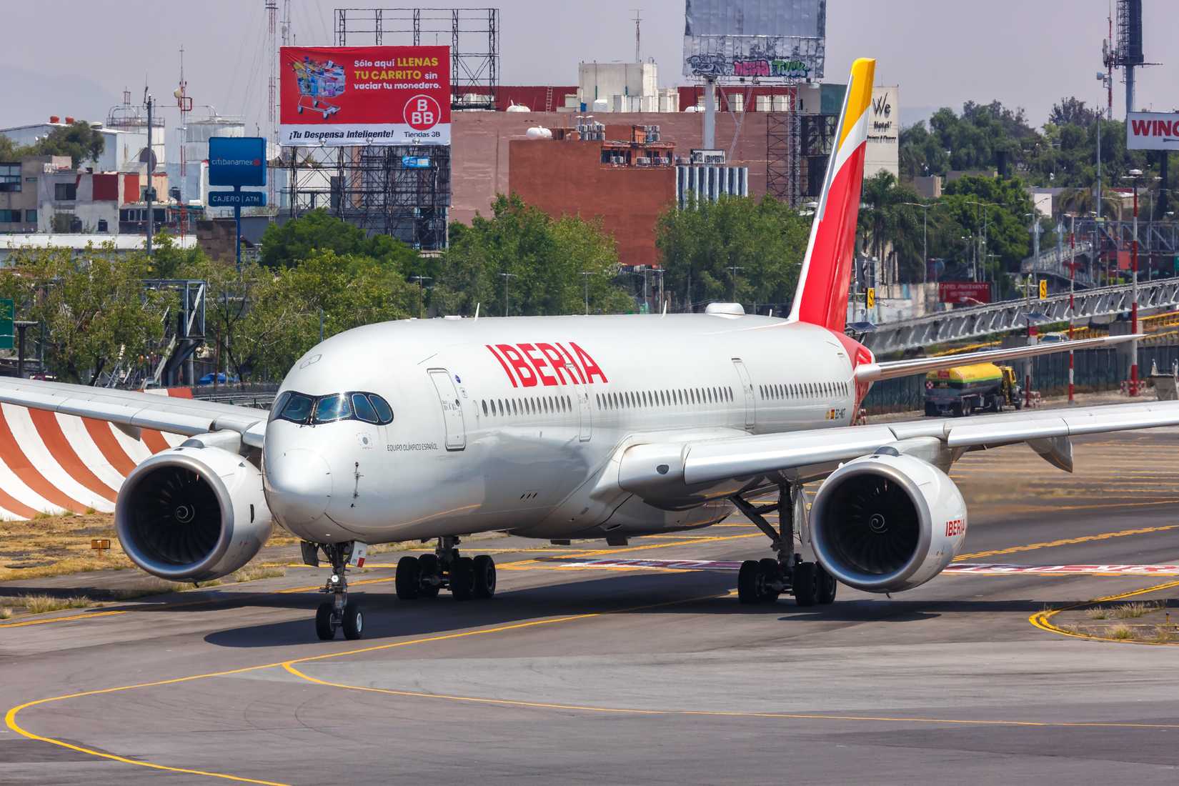 Iberia Airbus A350-900 taxiing