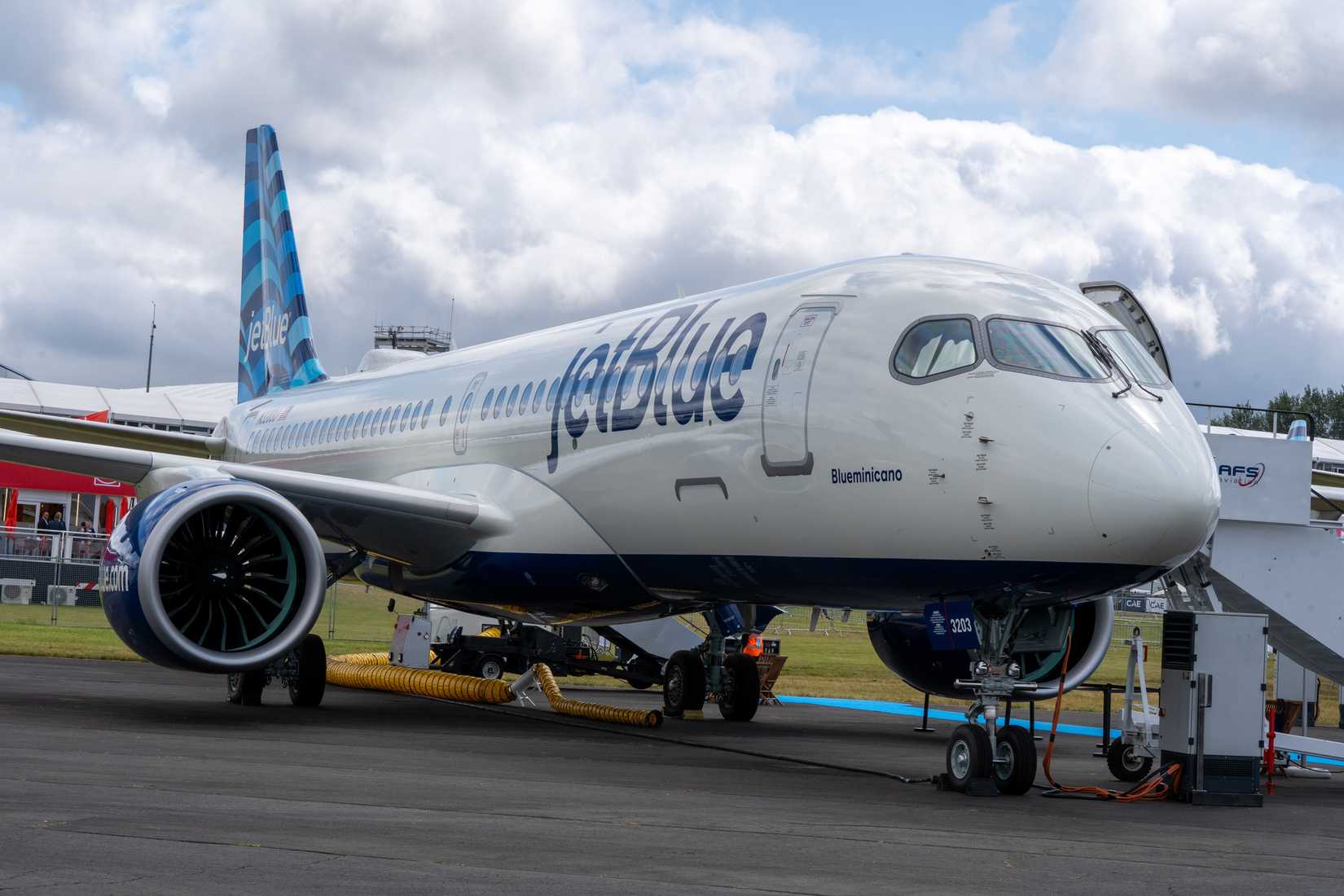 JetBlue A220-300 close up of nose