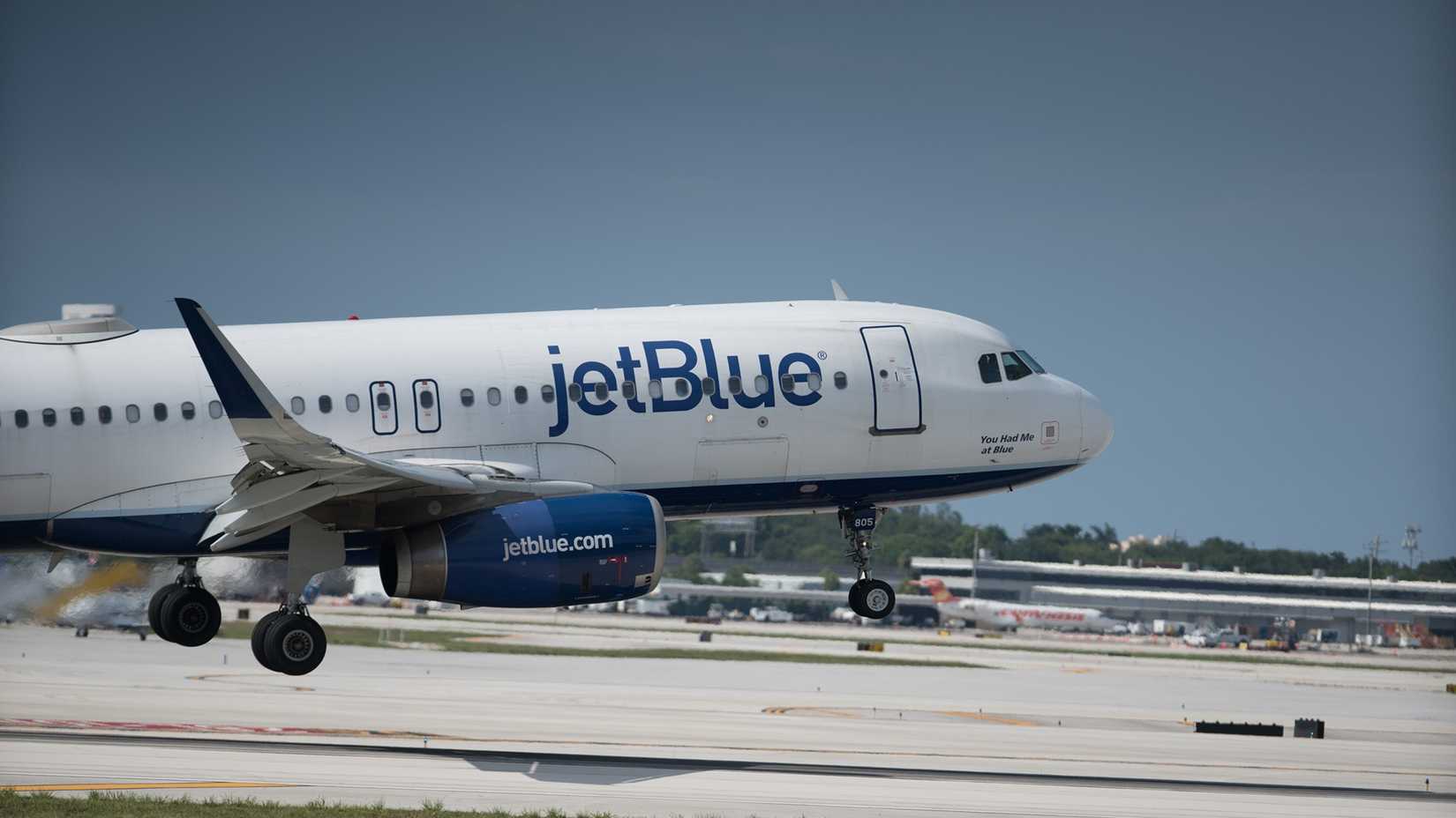 JetBlue A320 landing