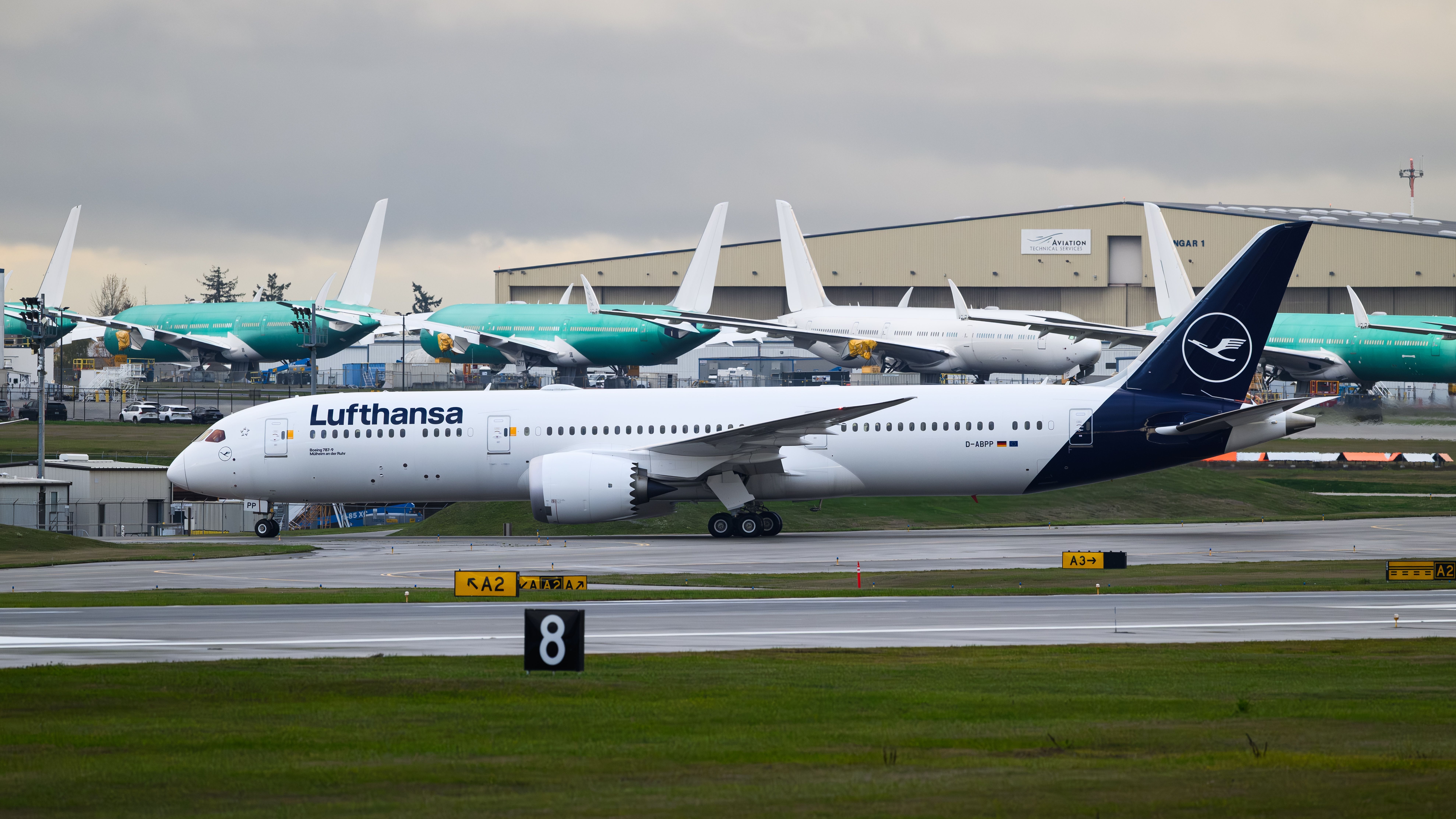 Lufthansa Boeing 787-9 Dreamliner taxiing at Everett Paine Field.