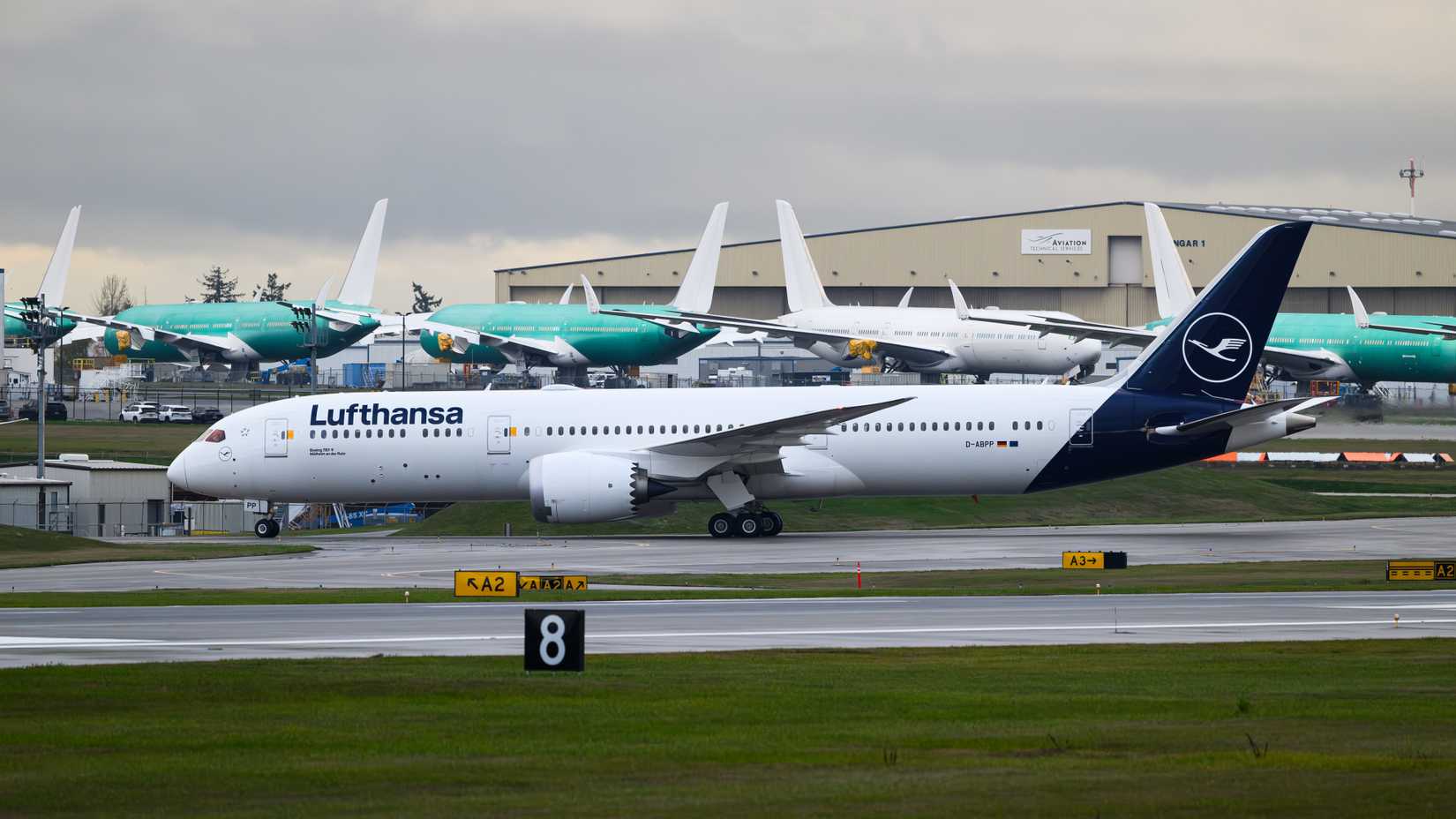Lufthansa Boeing 787-9 Dreamliner taxiing at Everett Paine Field