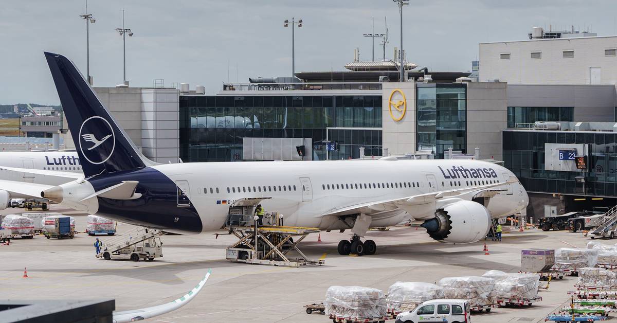 Lufthansa Reveals Major New 14-Hour Nonstop Long-Haul Routes: See Map Now