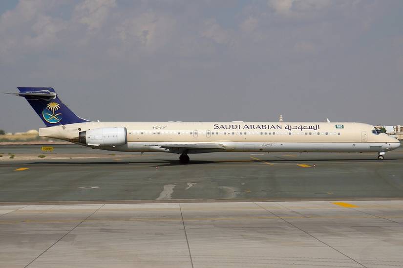 McDonnell_Douglas_MD-90-30,_Saudi_Arabian_Airlines_AN1428532
