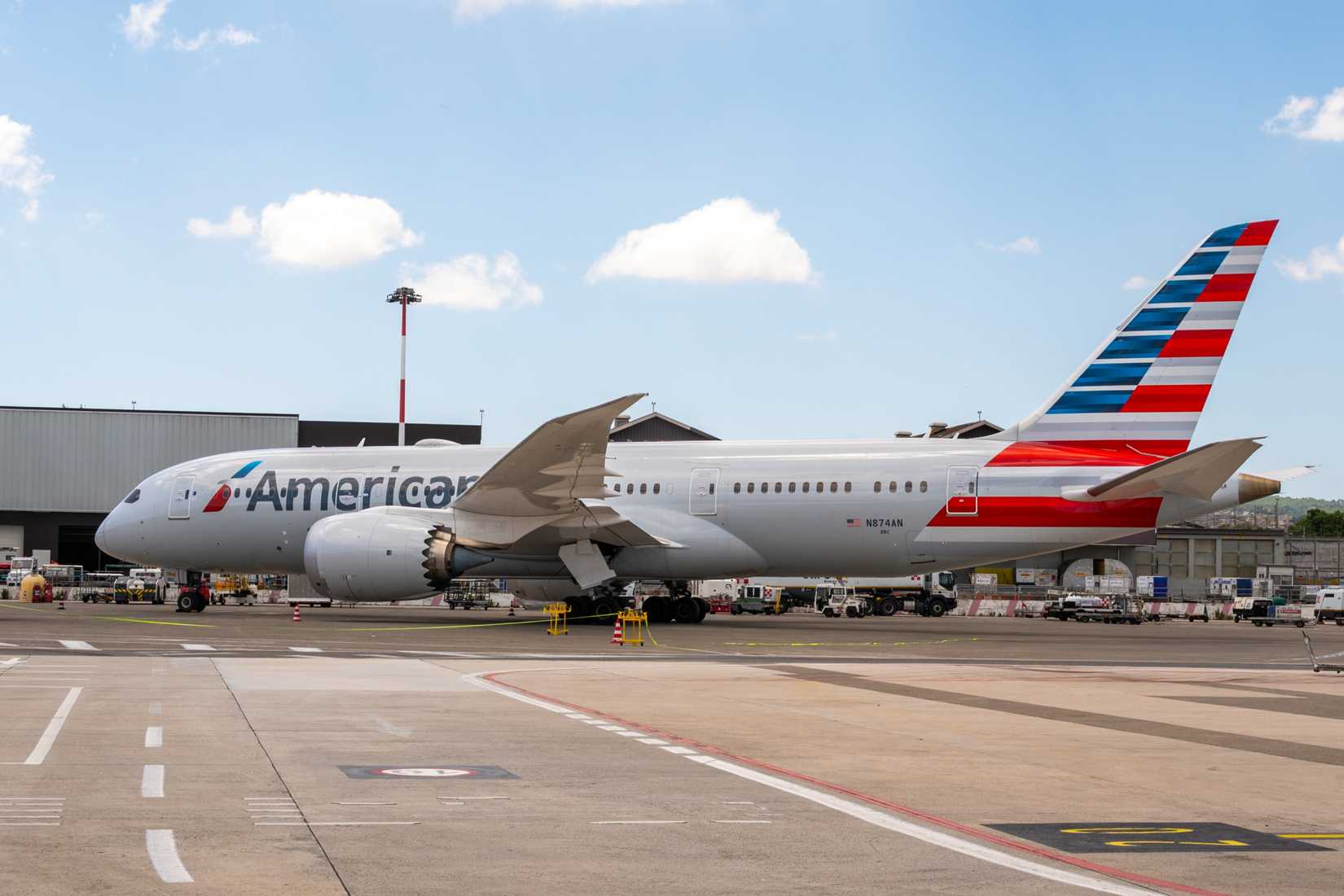 merican Airlines Boeing 787-8 Dreamliner-1