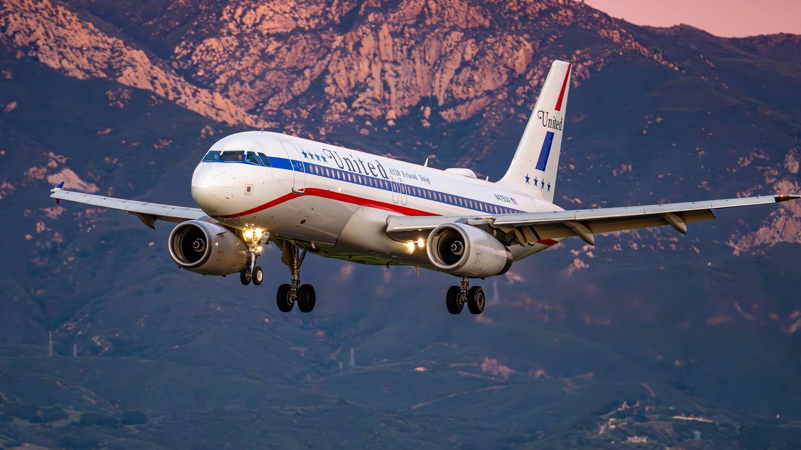 National Guard Pilot Sues United Airlines Over Denied Leave For Pregnant Wife