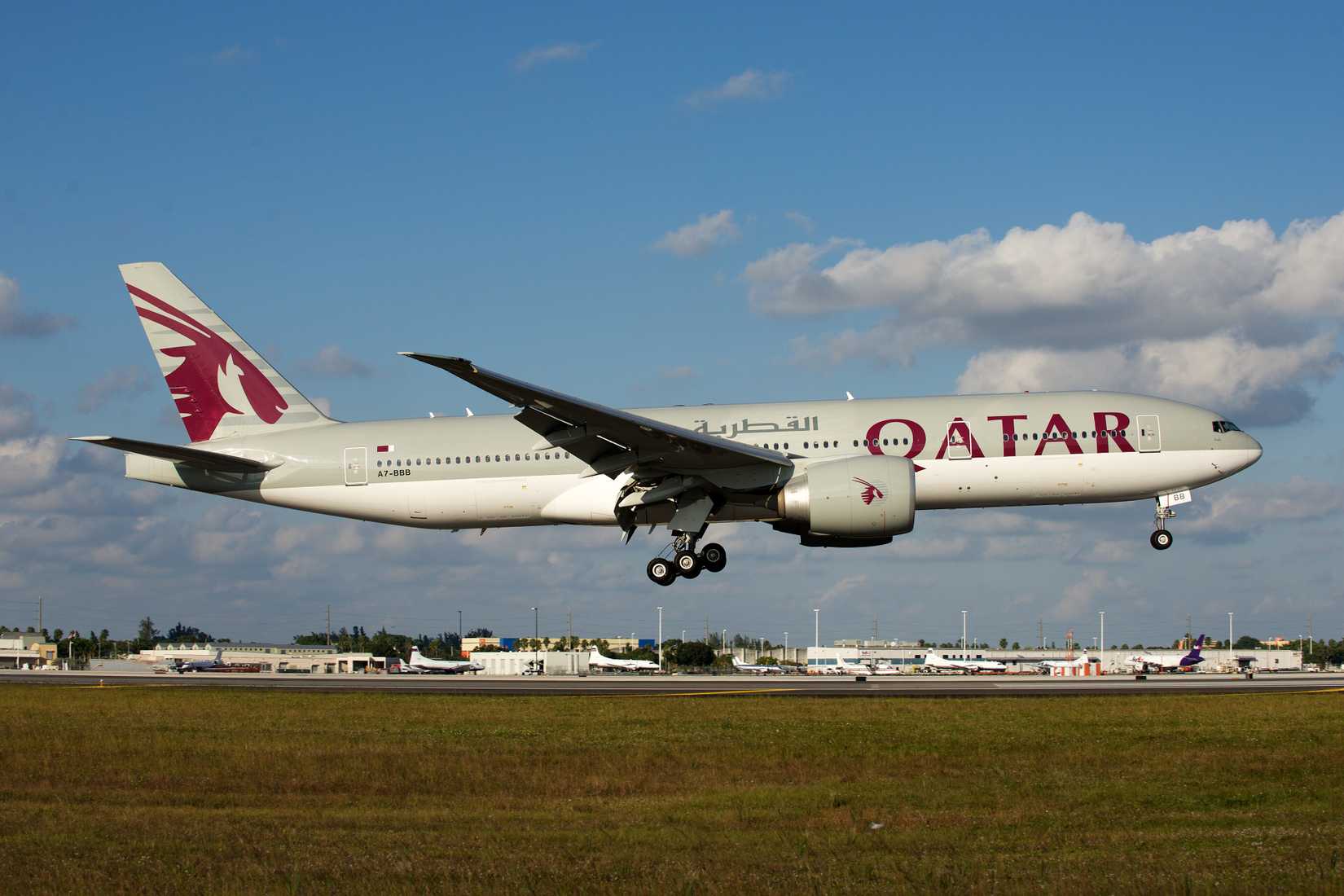 Qatar 777 Landing