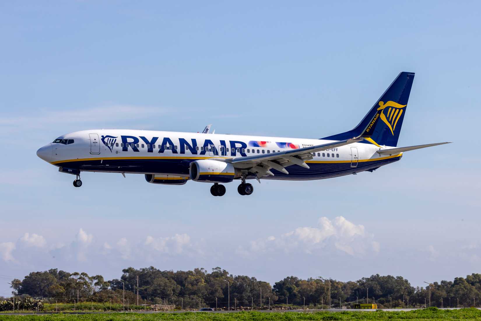 Ryanair Boeing 737-8AS just before touch down.