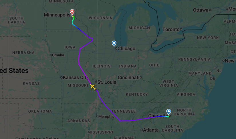american airlines flightradar24 chicago diversion