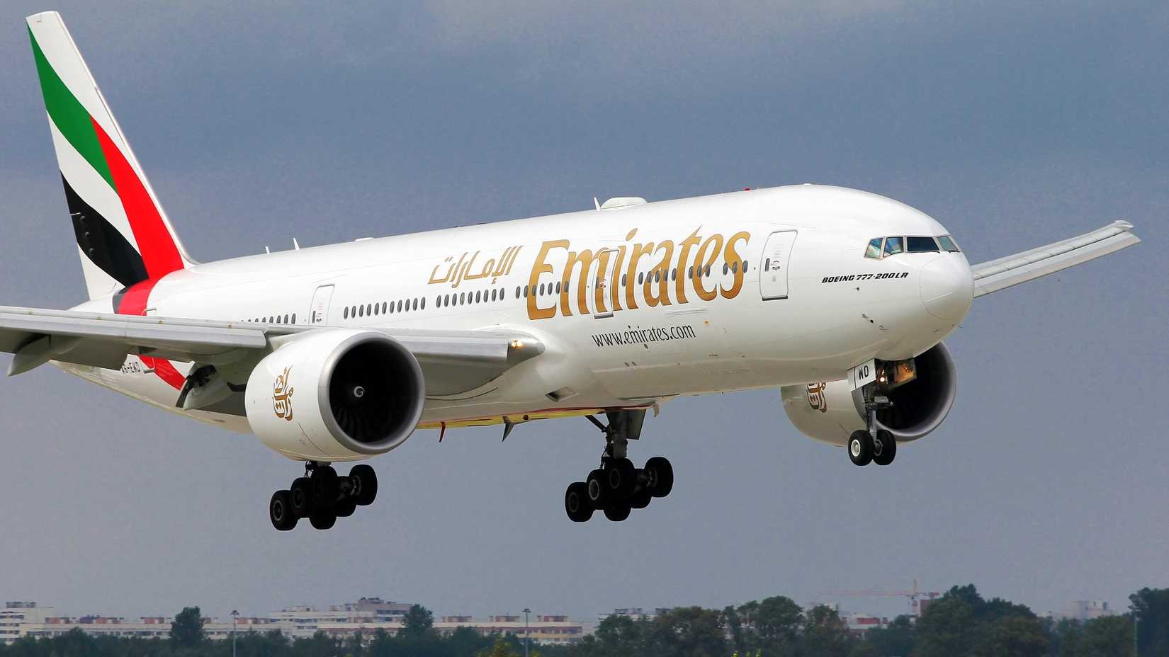 Emirates Boeing 777-200LR Landing