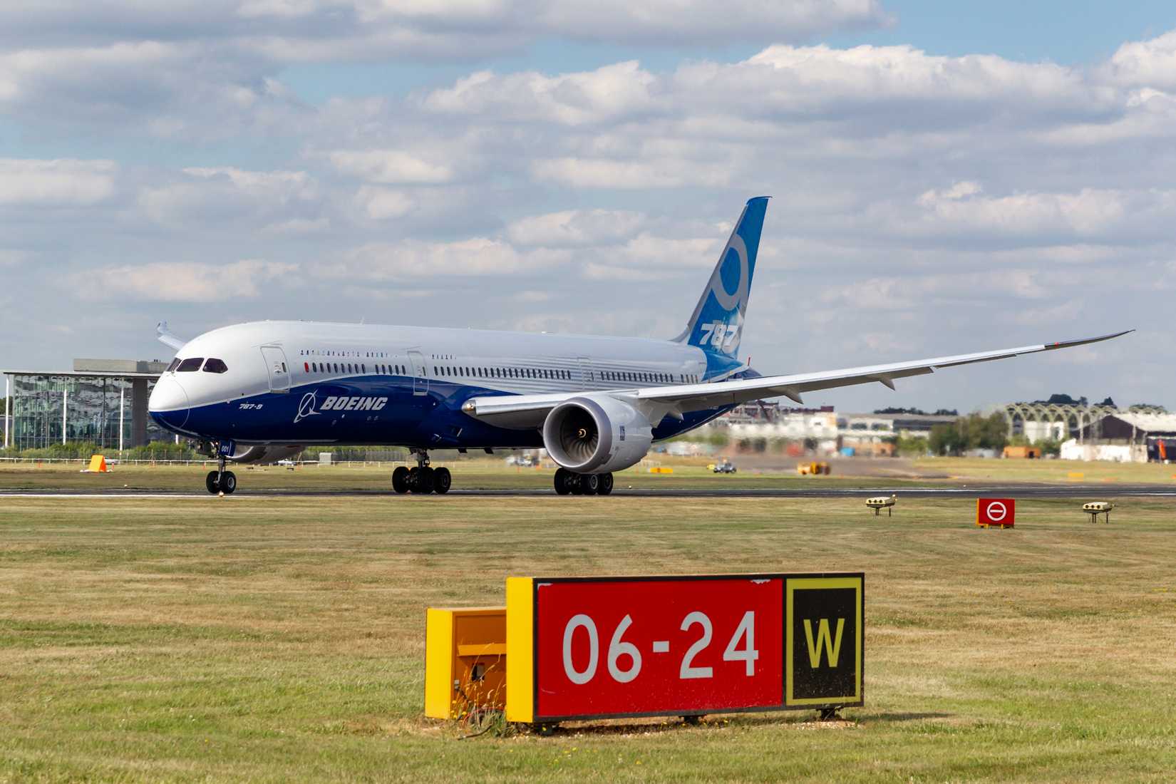 Boeing 787-9 aircraft 