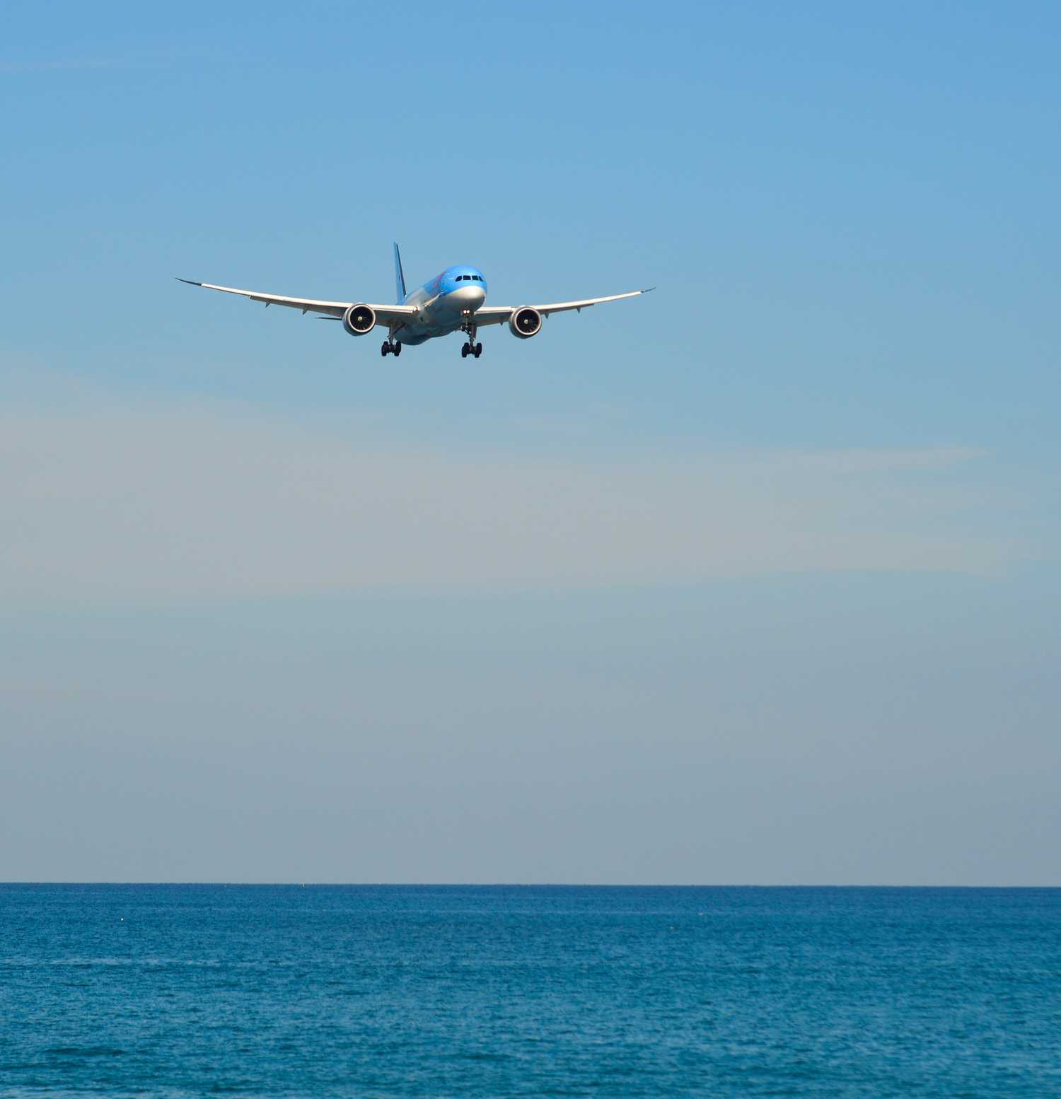TUI Airways Boeing 787 