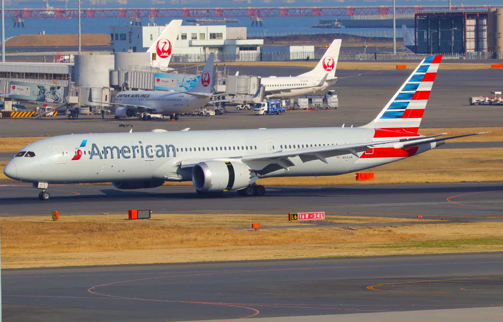American Airlines Boeing 787-9 Dreamliner at Narita International Airport