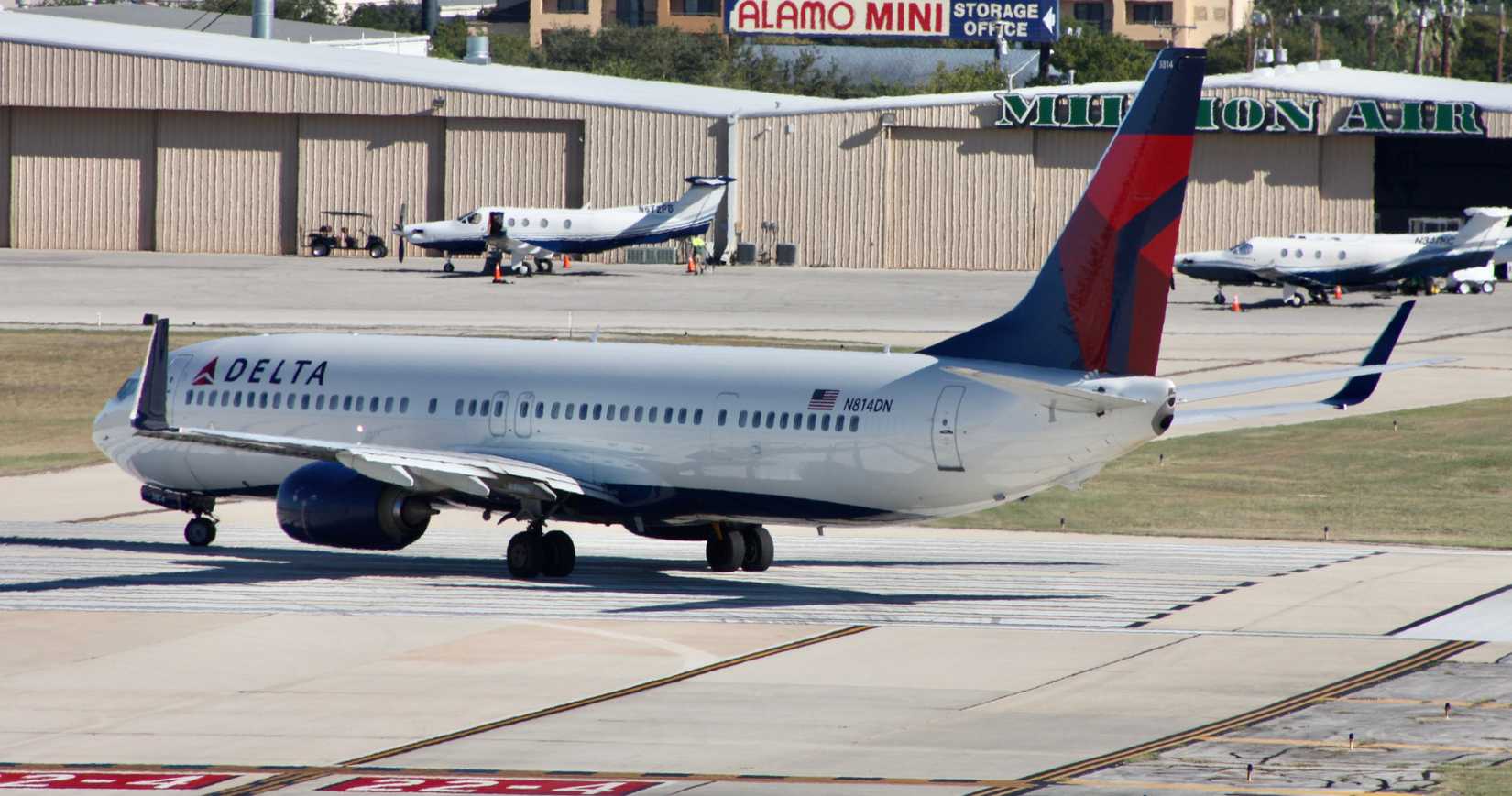 Delta Air Lines Boeing 737-900ER aircraft 
