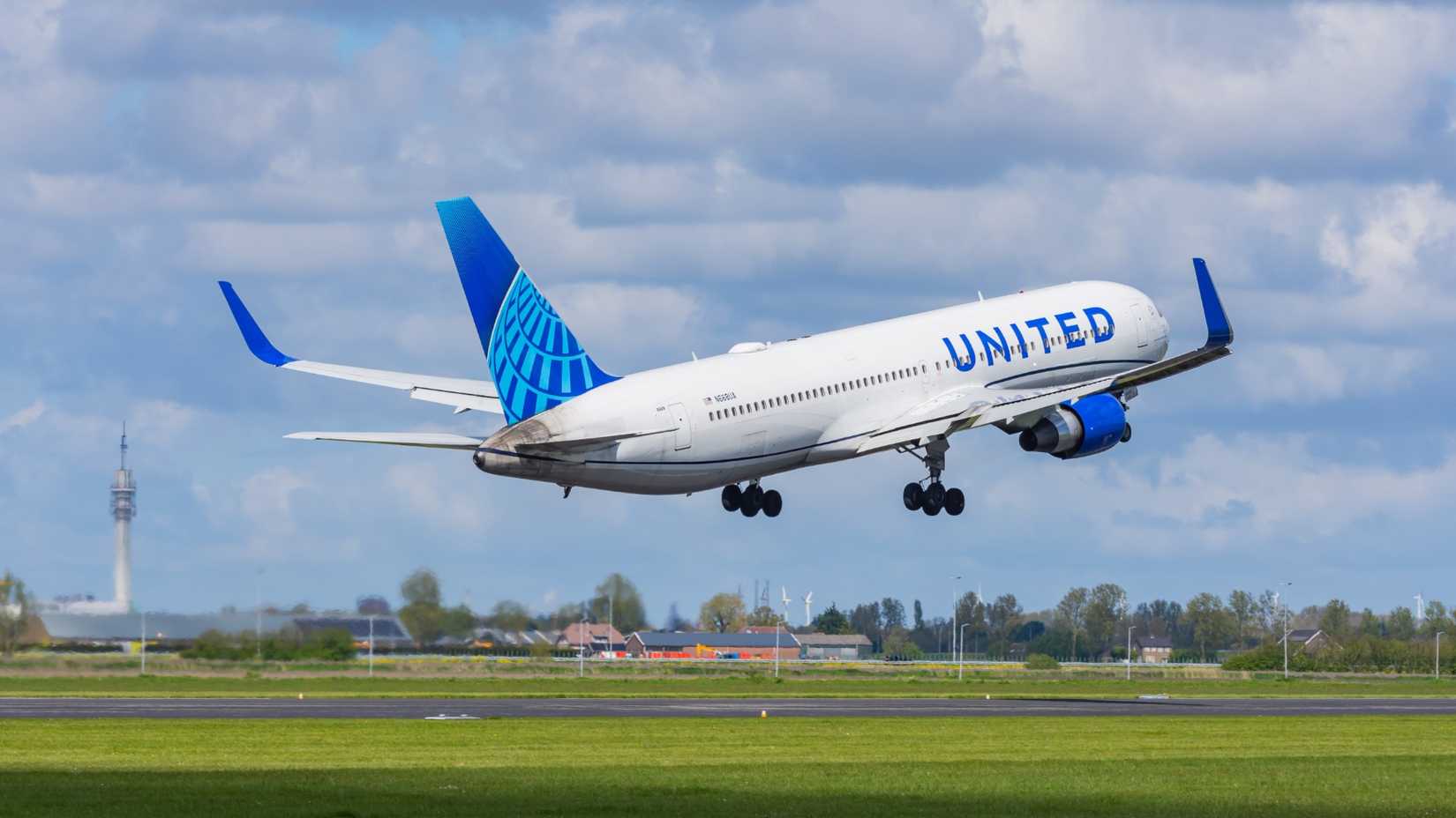 United 767 Takeoff