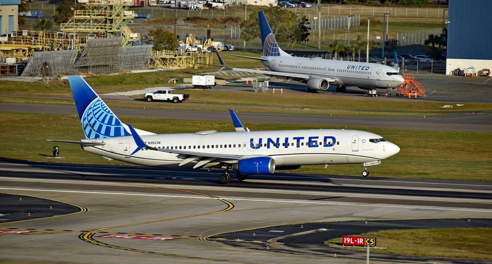 United 737 Landing