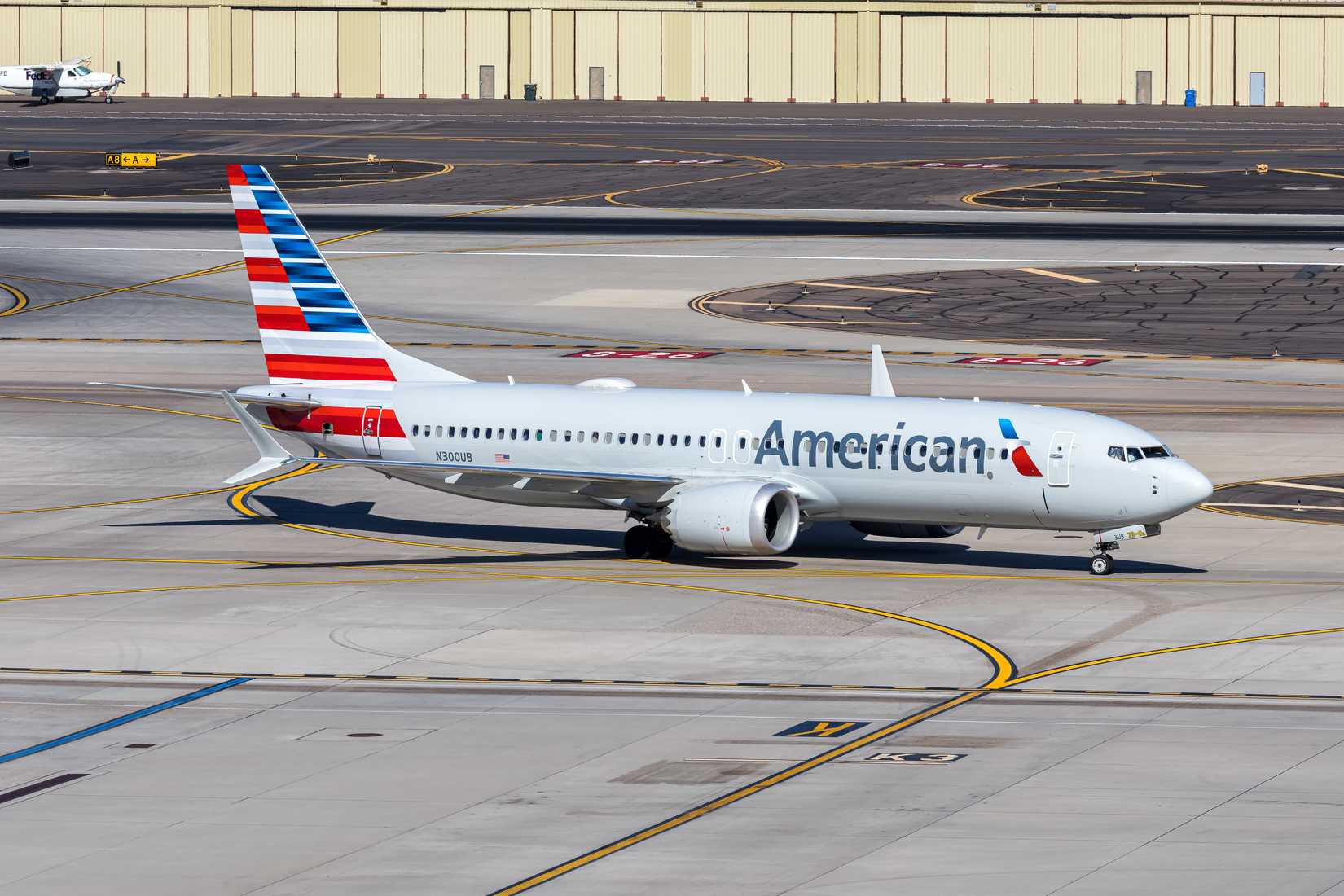 American 737 Taxiing