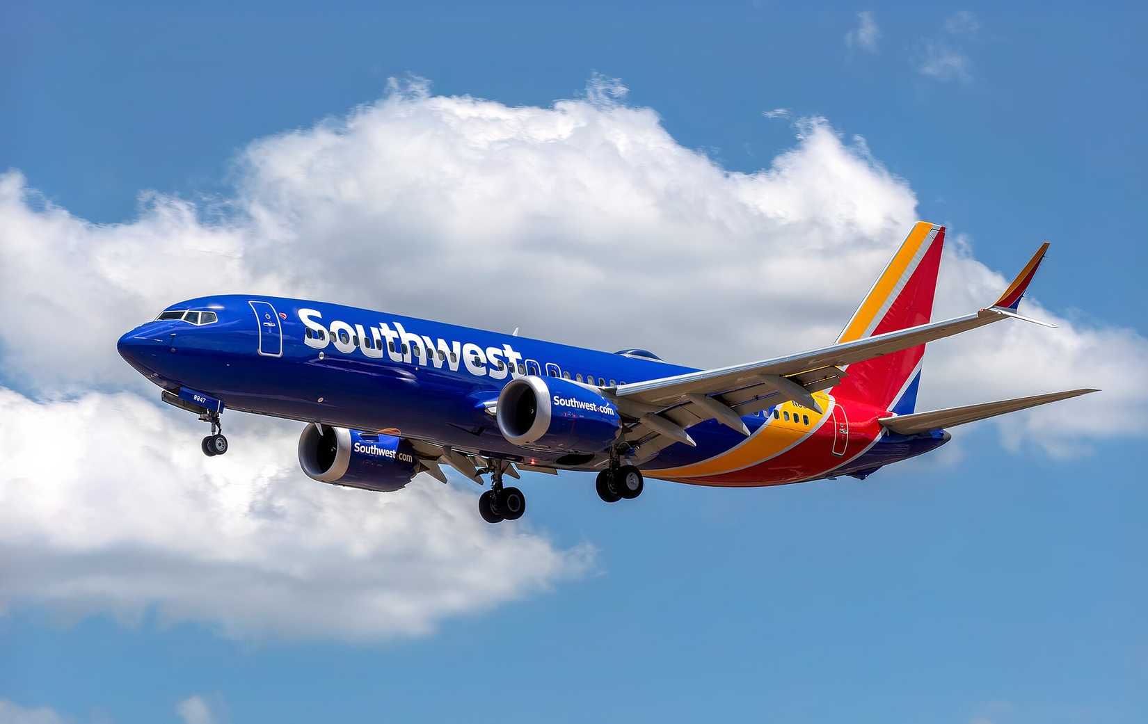 Southwest 737 MAX 8 final approach