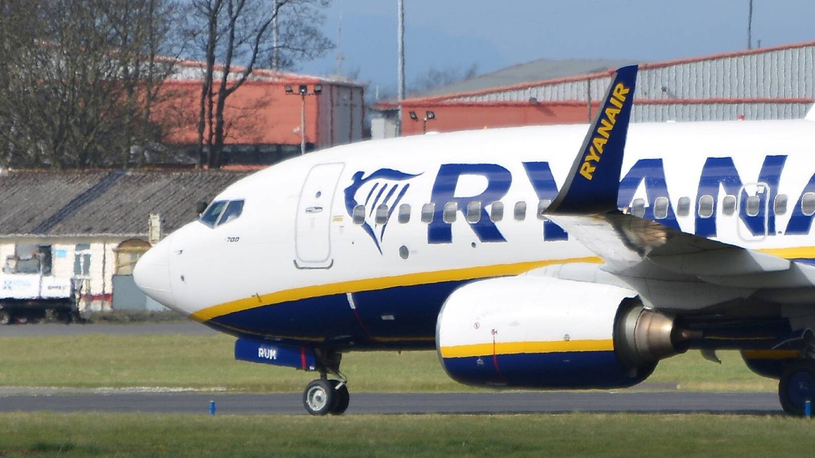 20+ Year-Old Workhorses: Where Ryanair's Surprisingly Old Boeing 737s Fly [Map]