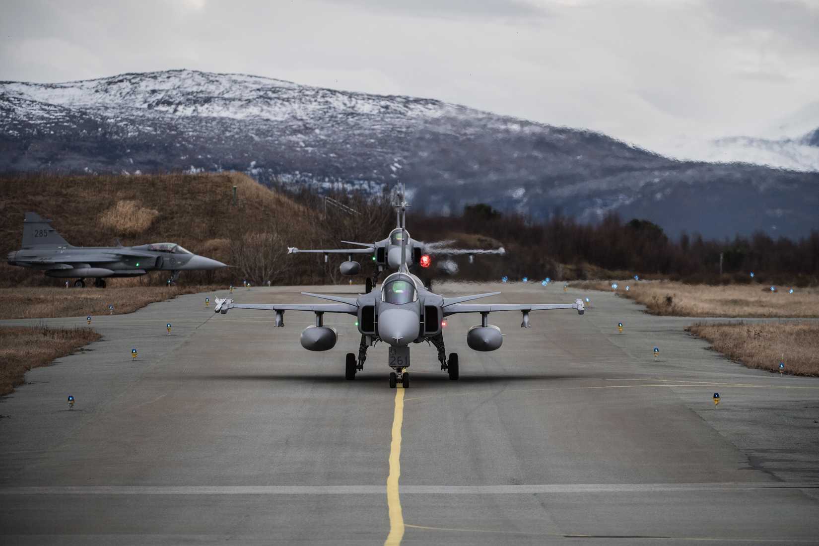 Swedish JAS 39 Gripens taxiing at Bodö airport before take off during Trident Juncture 18