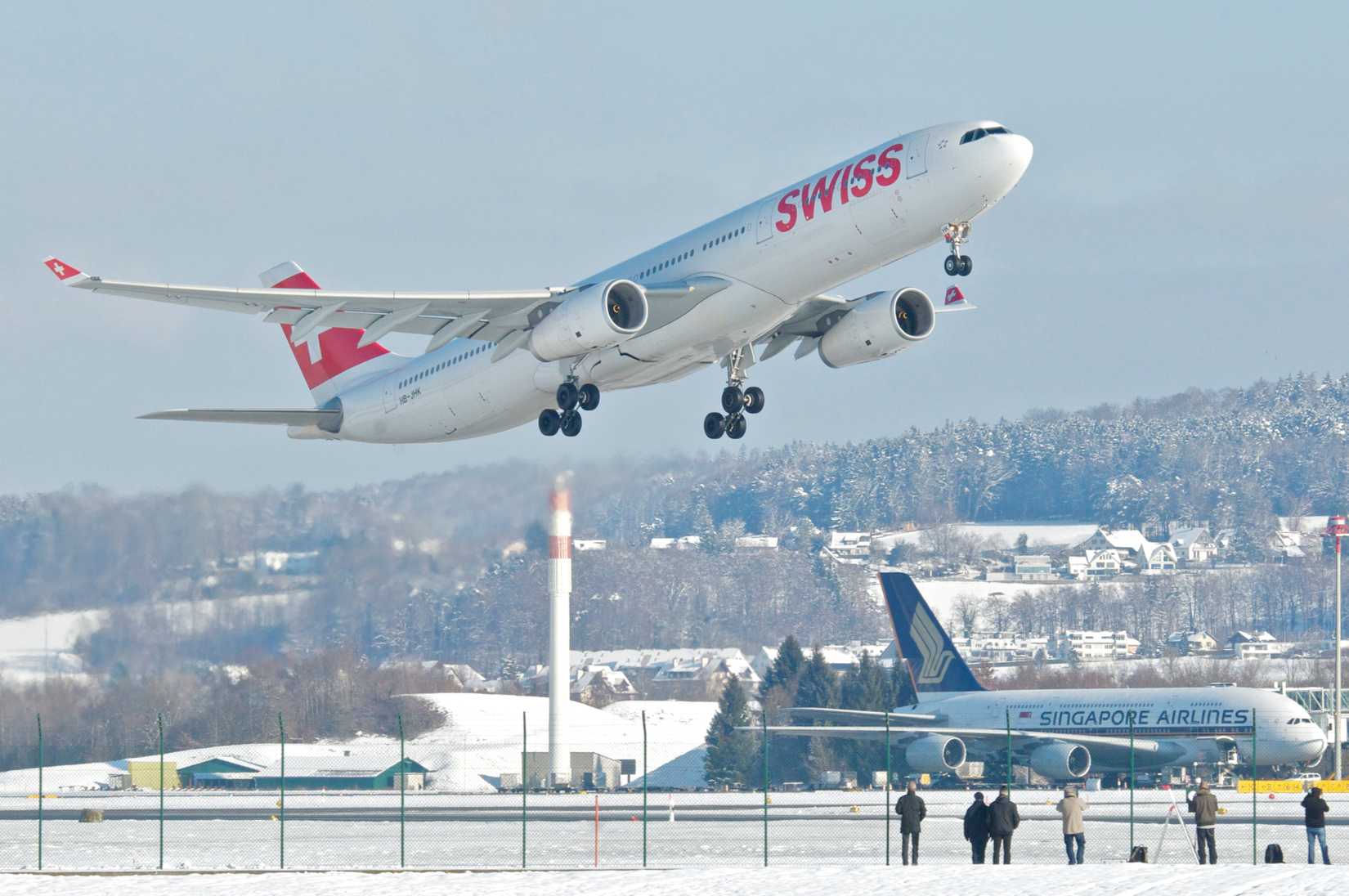 SWISS Airbus A330-300 HB-JHK  takeoff in snow