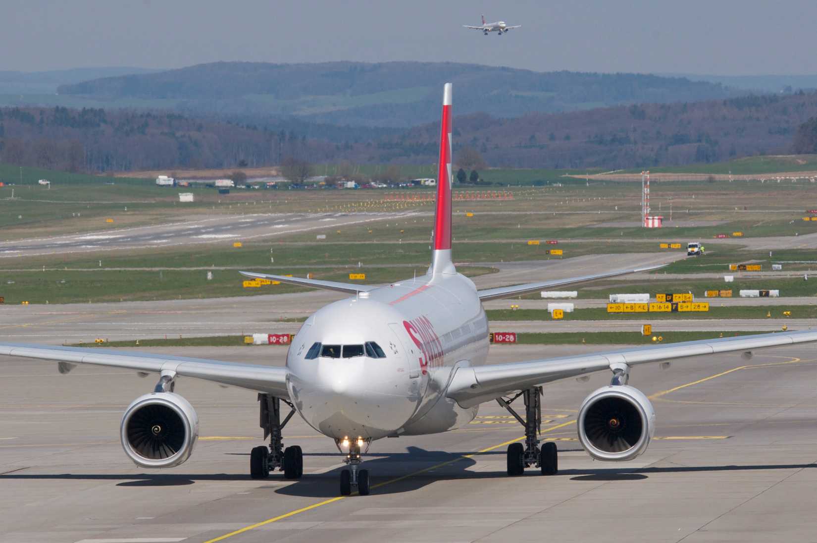 SWISS Airbus A330-300 HB-JHK taxi