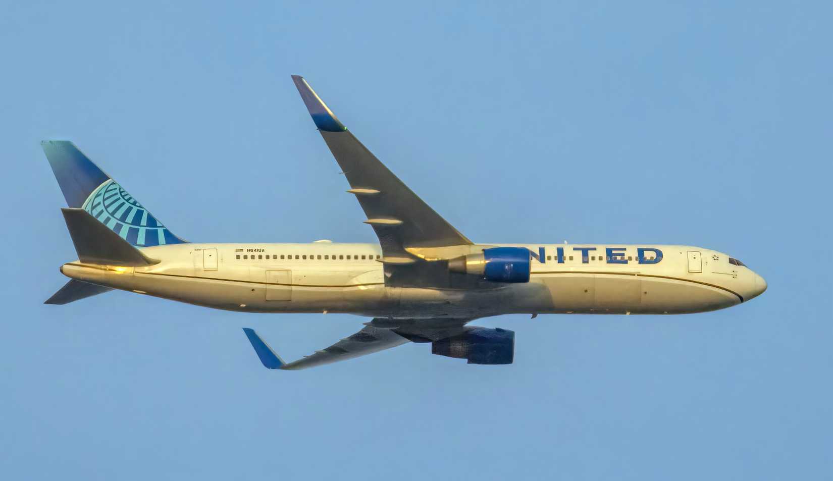 United 767 Inflight Sunset
