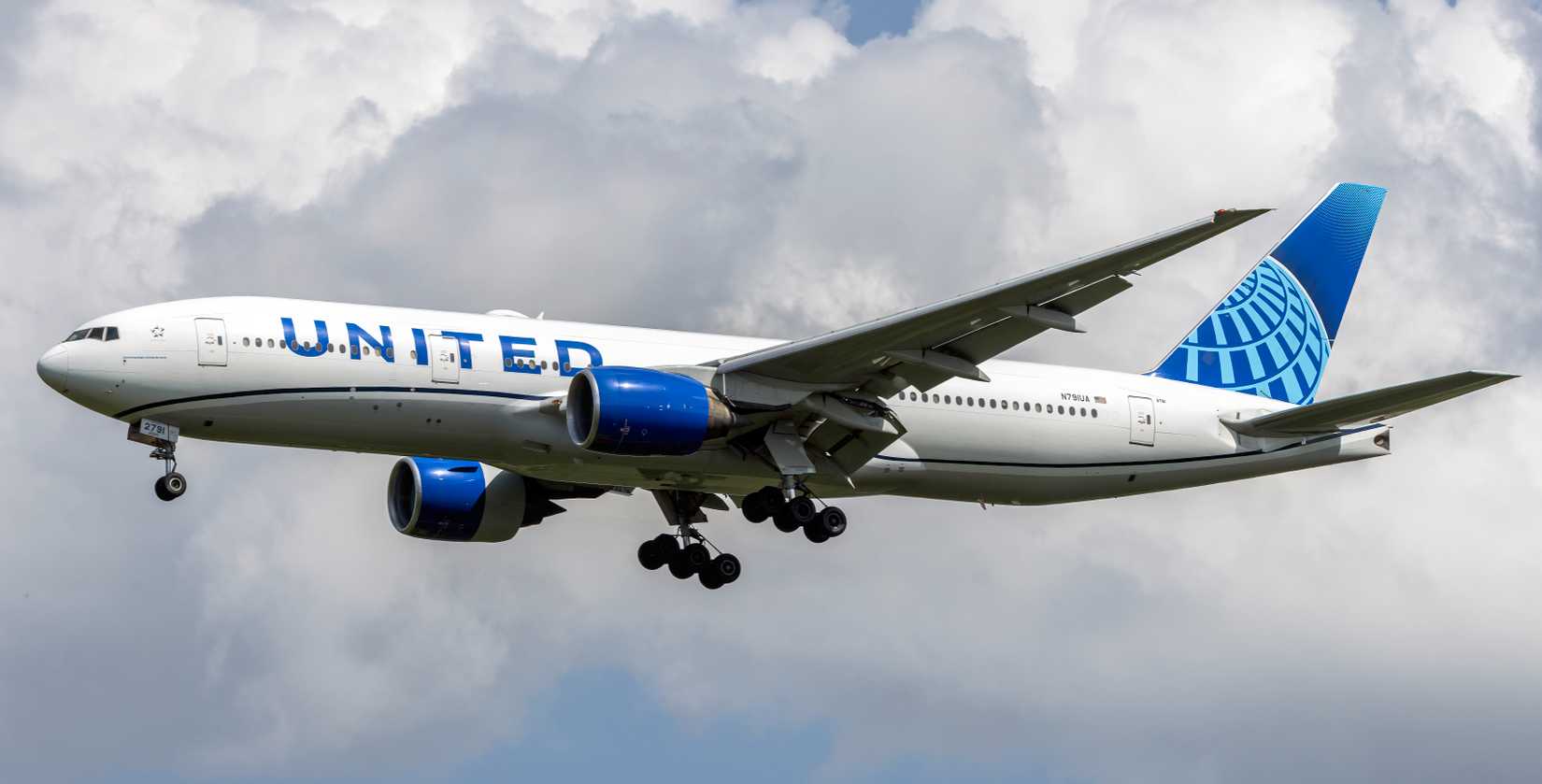 United Boeing 777-200, tail number N791UA at IAD, with PW engines
